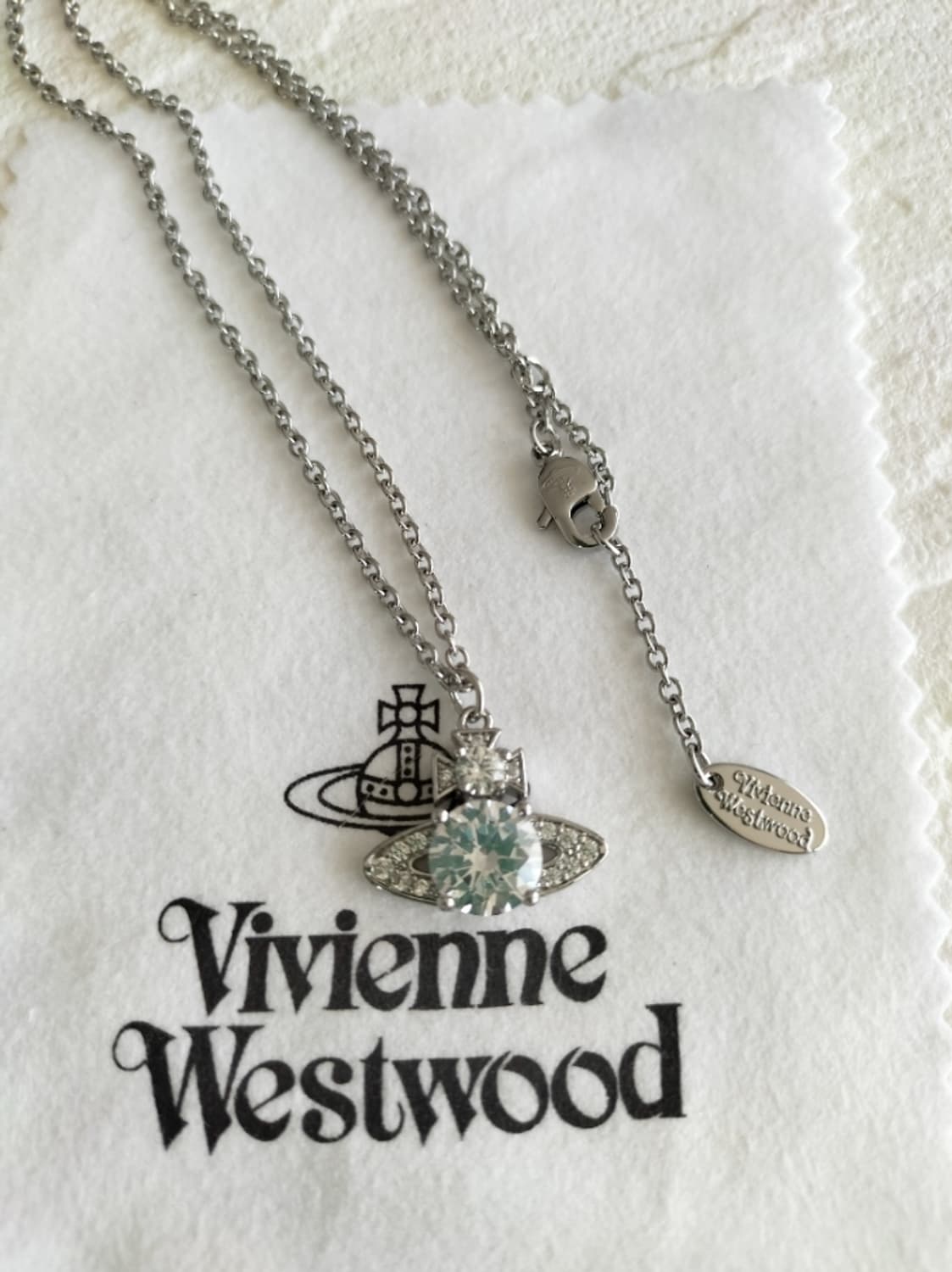 비비안웨스트우드 아카이브 화이트 크리스탈 큐빅 팬던트 목걸이 상품이미지4