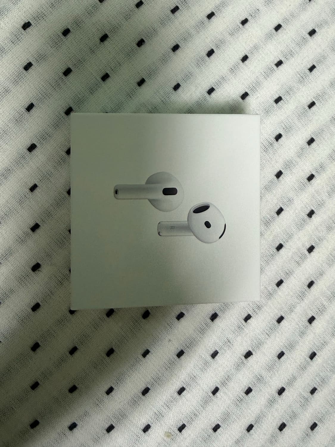 미개봉 에어팟4 상품이미지1