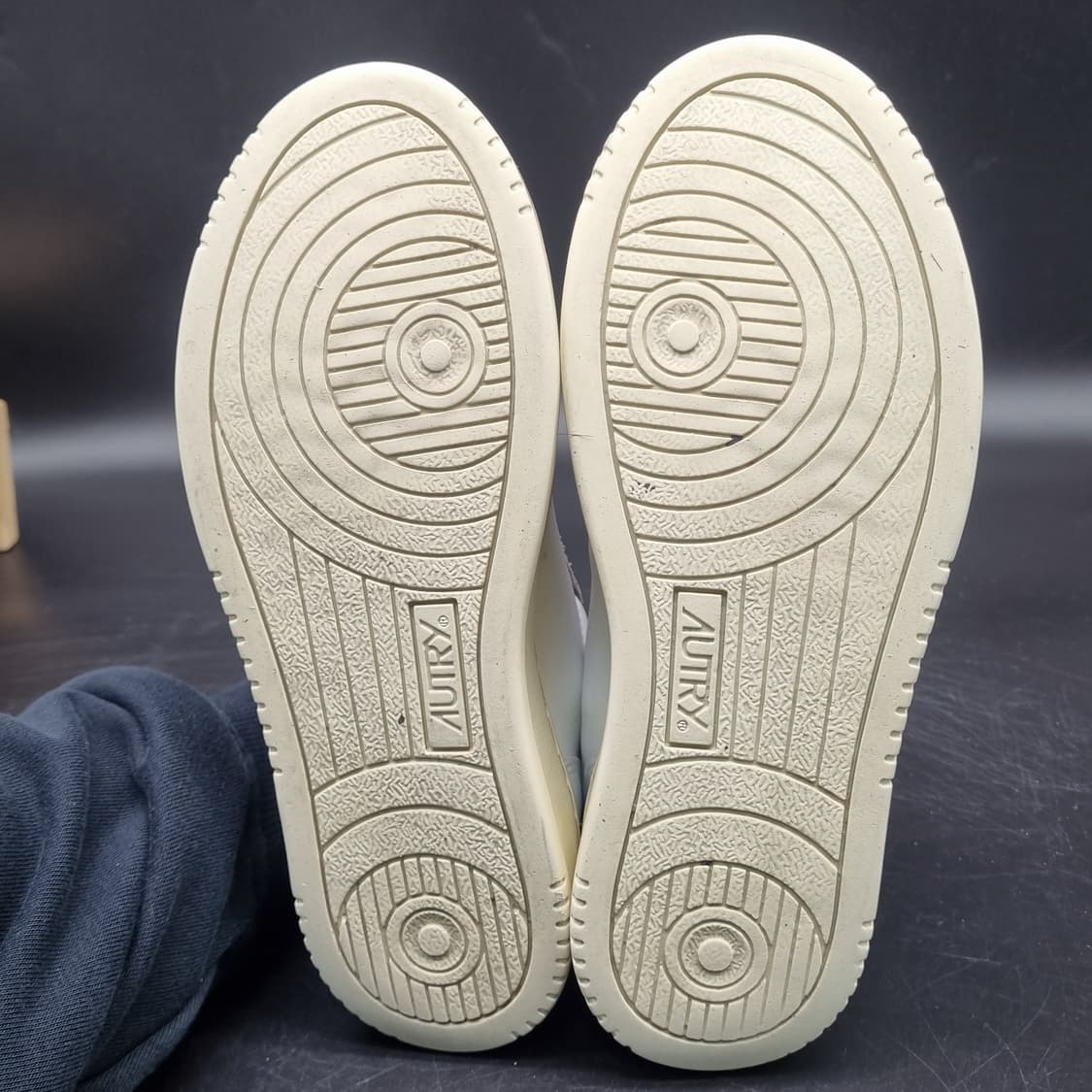 오트리 메달리스트 여성스니커즈37 235 상품이미지3