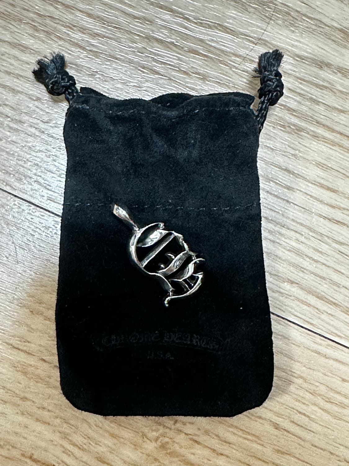 크롬하츠 / 버티컬 로고 팬던트 상품이미지1