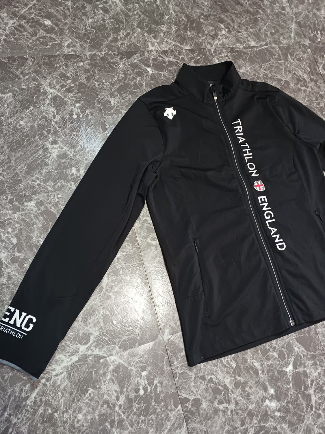 데상트 주니어 트라이애슬론 집업 (11~12세)-새상품 상품이미지8