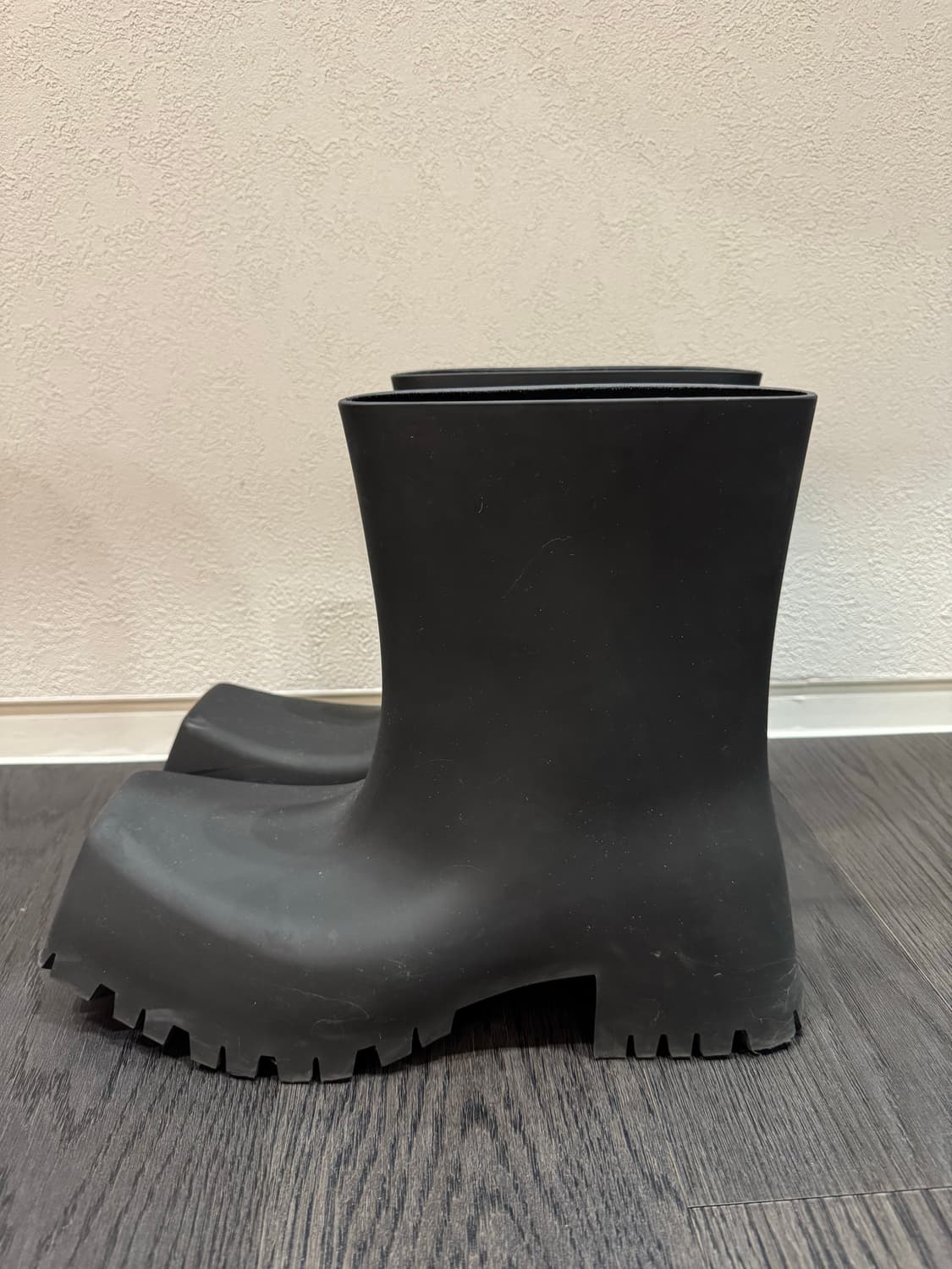 발렌시아가 트루퍼 42 상품이미지2