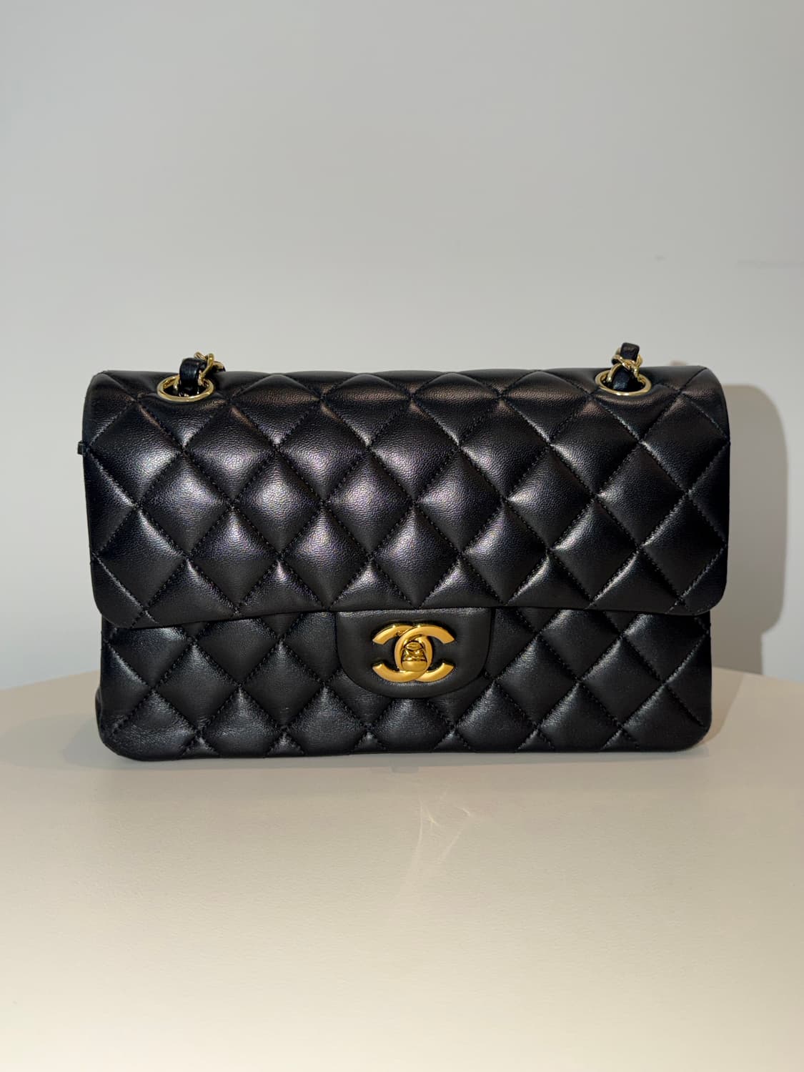 샤넬 클래식 램스킨 미디엄 상품이미지1