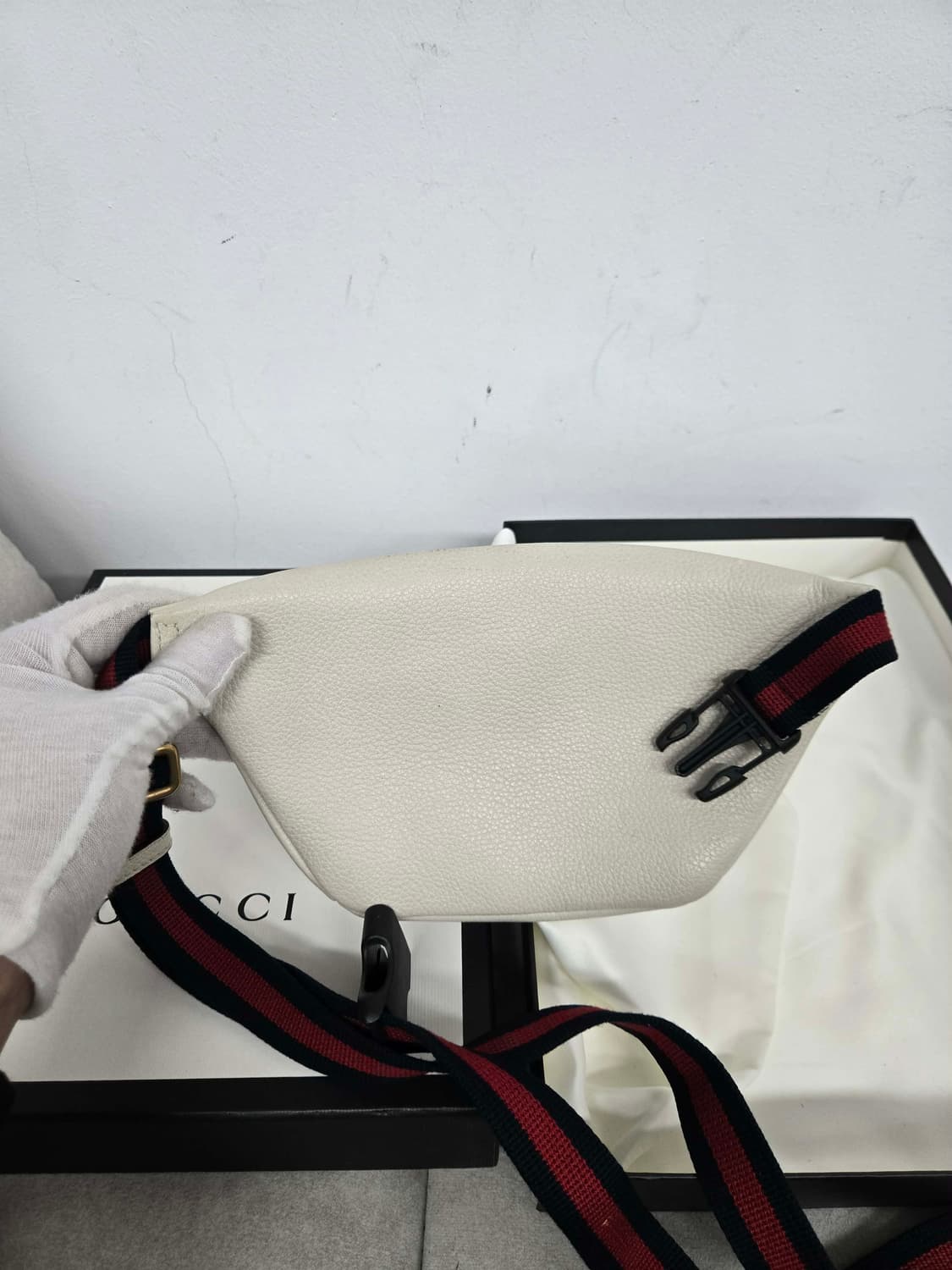 [보증서 정품] 구찌 띠로고 벨트백 힙색 상품이미지5