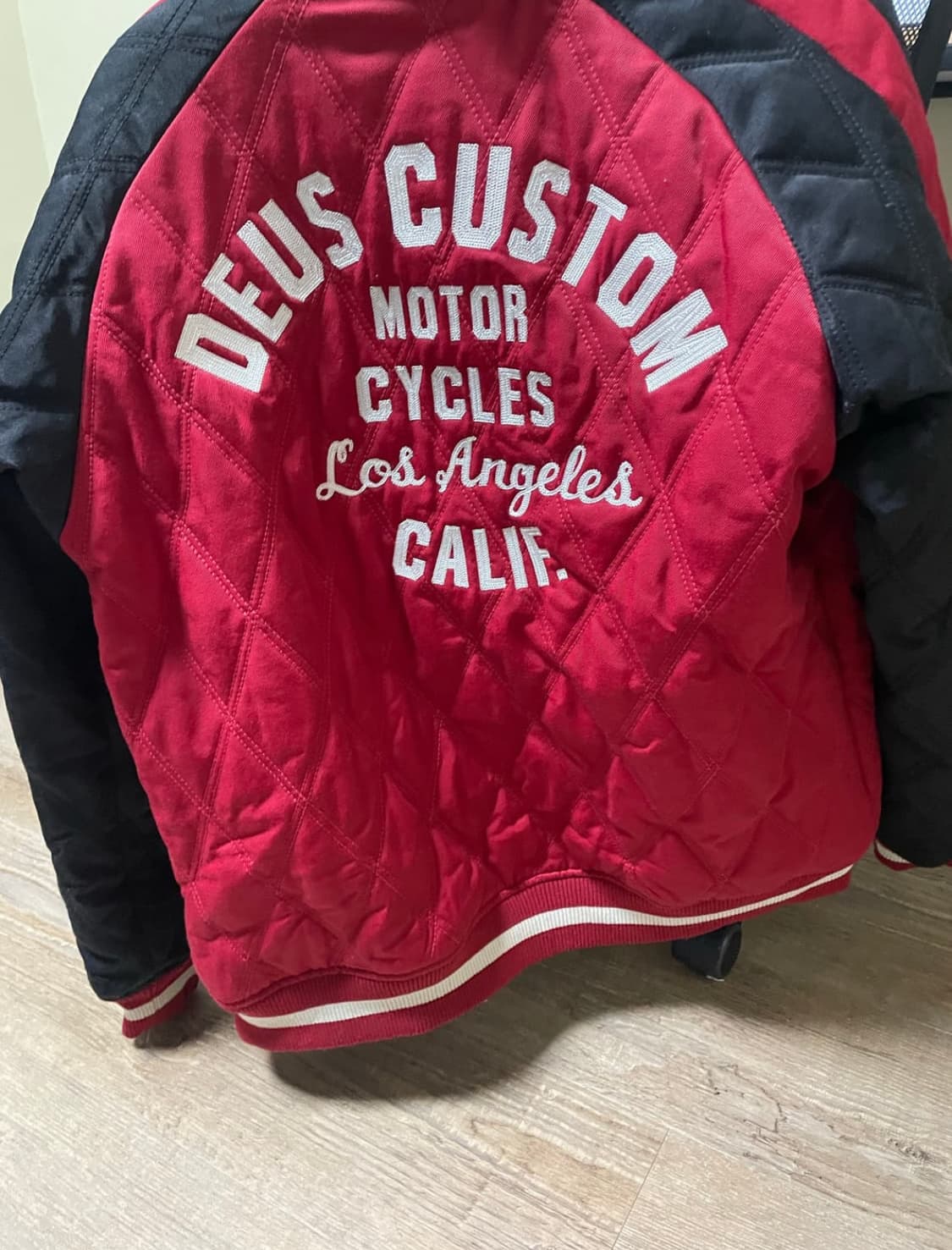 데우스 서포터즈 봄버 M 상품이미지2