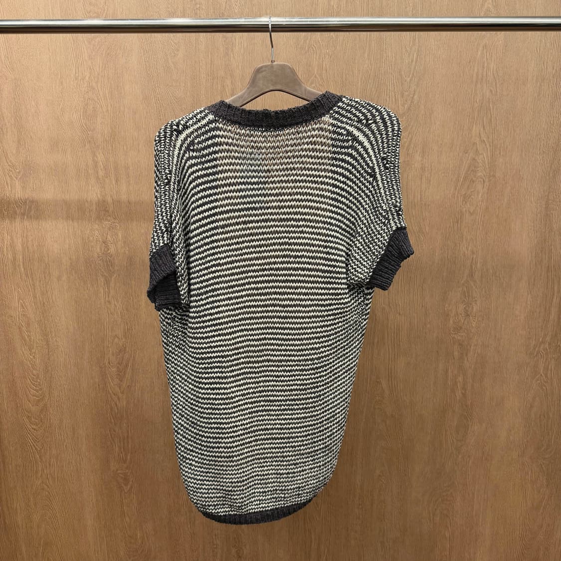 막스마라 위켄드 오픈 니트 슬리브리스 가디건 트위스트 디테일 딥 브라운 상품이미지3