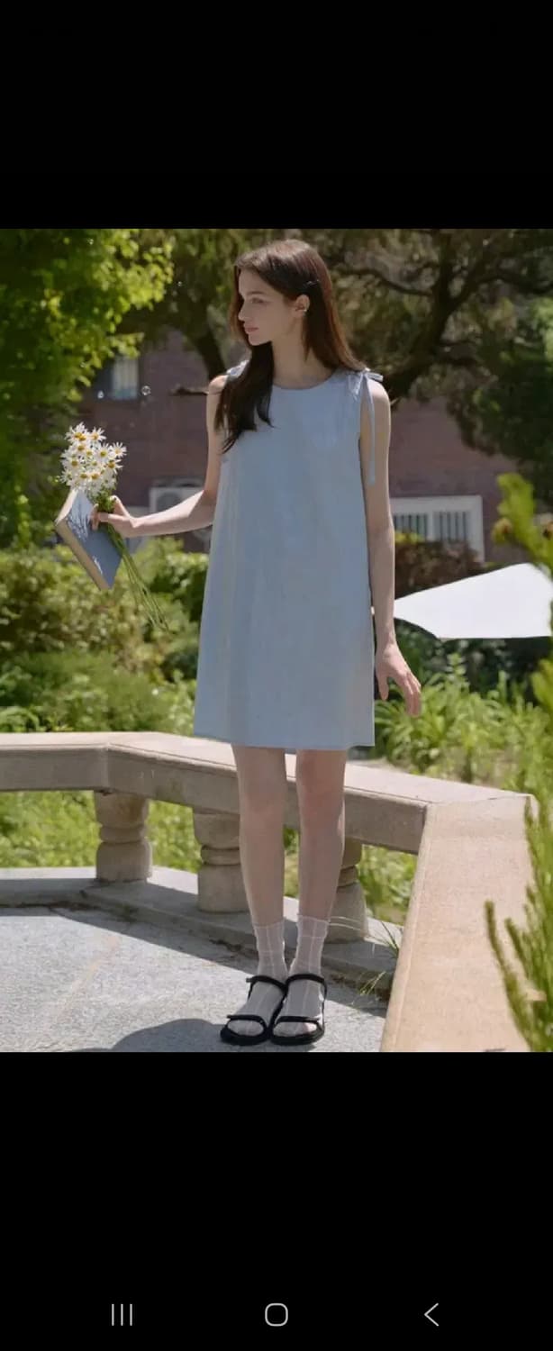 트위(TWEE) 하퍼 셔링 리본 원피스 상품이미지1