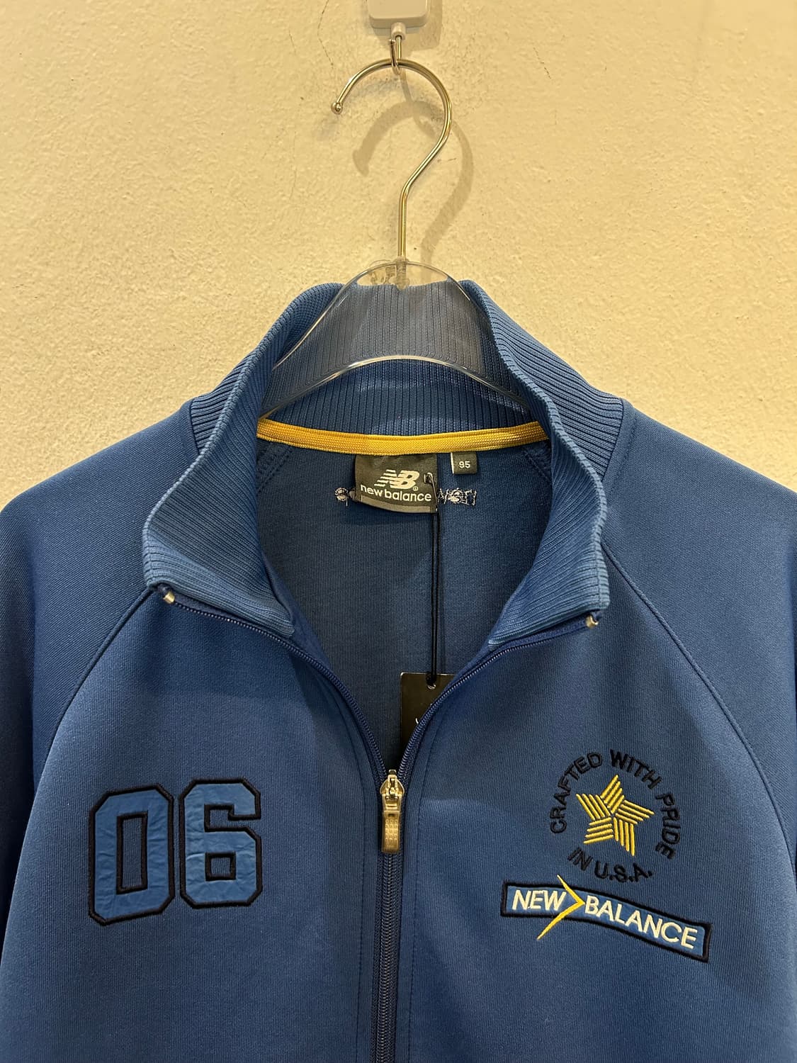 New Balance Blue Line Zip-Up Jacket 상품이미지2