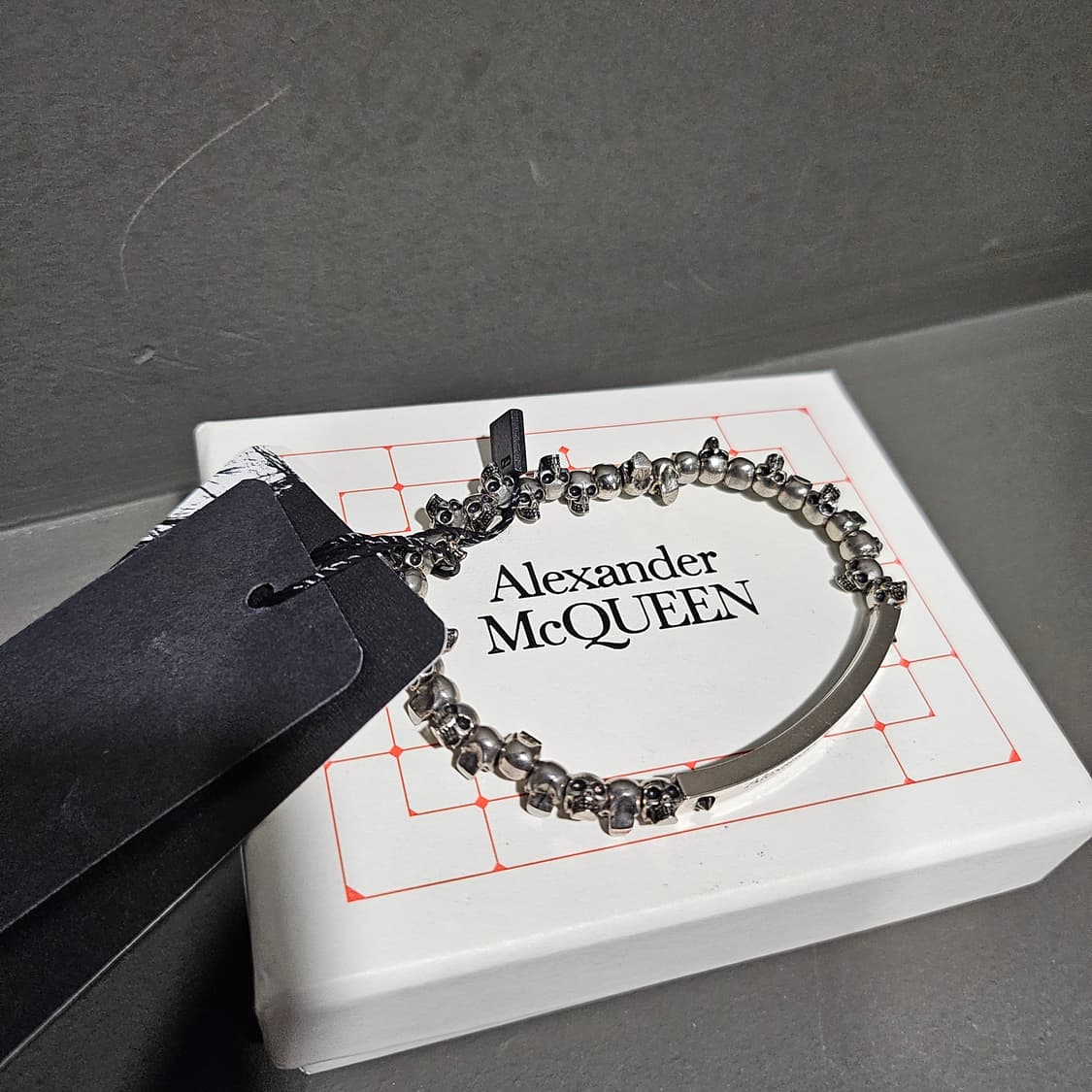 알렉산더 맥퀸 ID 로고 플래크 미니 스컬 브레이슬릿 상품이미지3