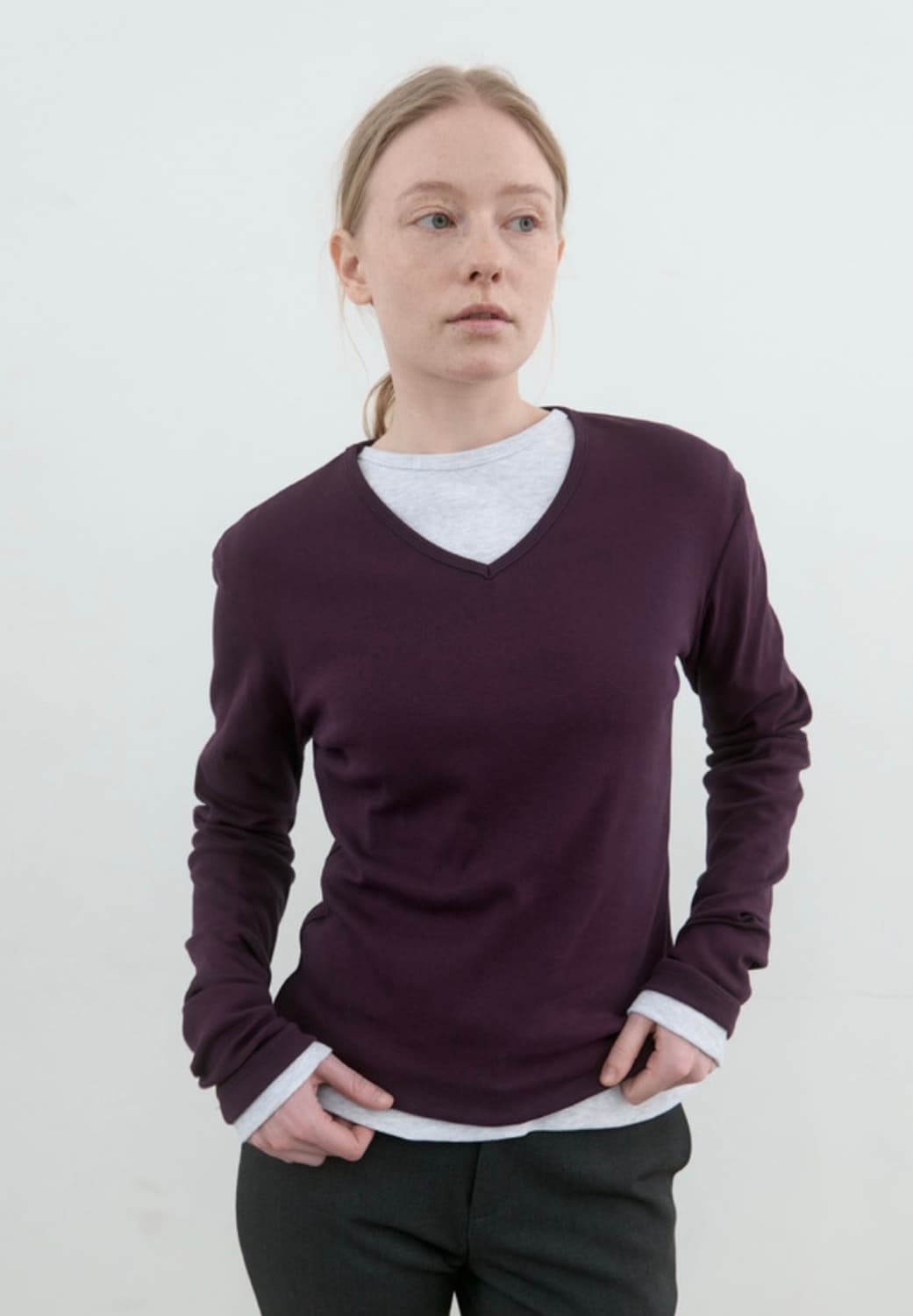 포저 브이넥 롱슬리브 니트 긴팔 티셔츠 상품이미지1