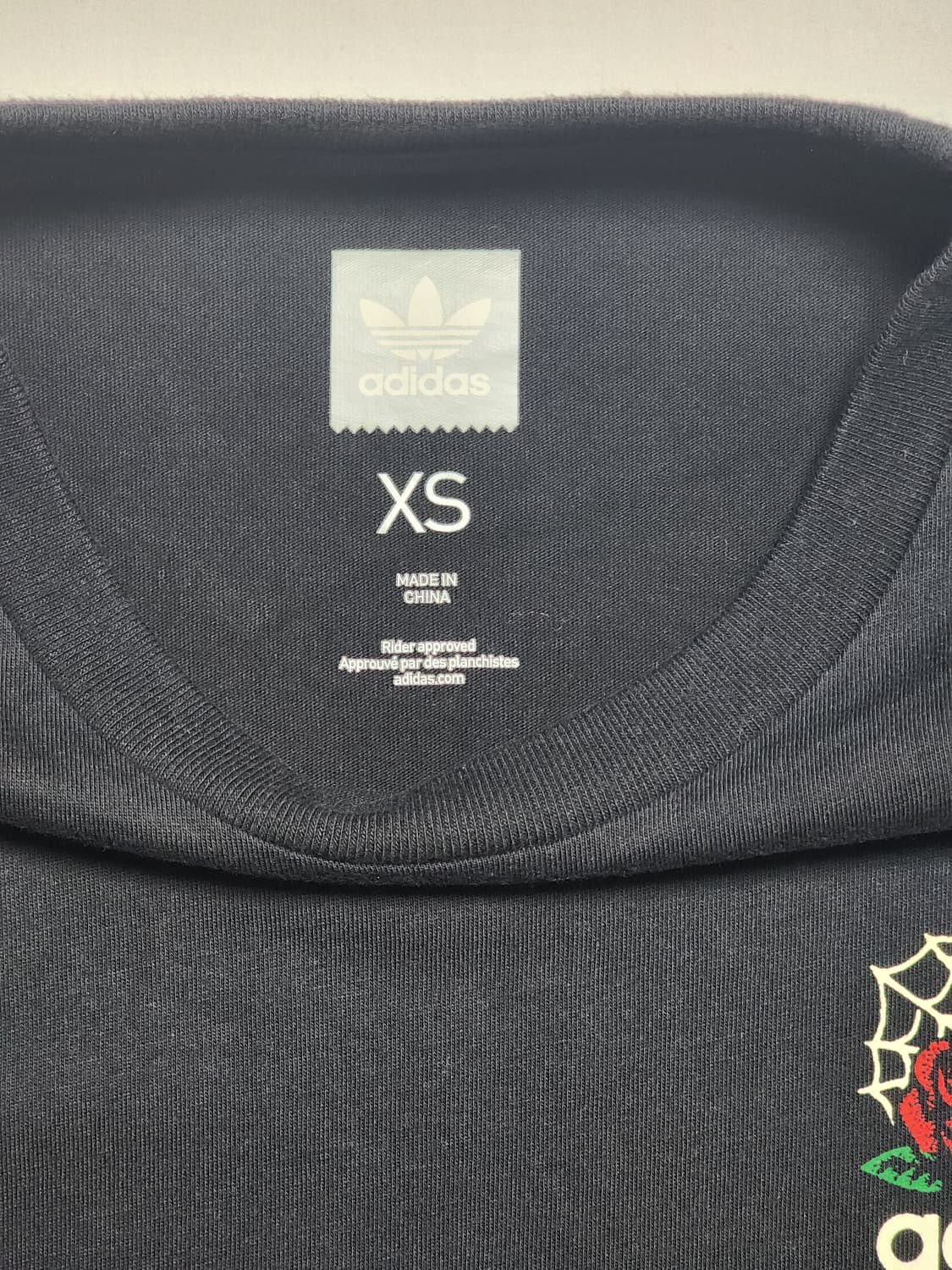 아디다스 스케이트보딩 블랙 스컬 & 로즈 그래픽 반팔 티셔츠 XS 상품이미지5