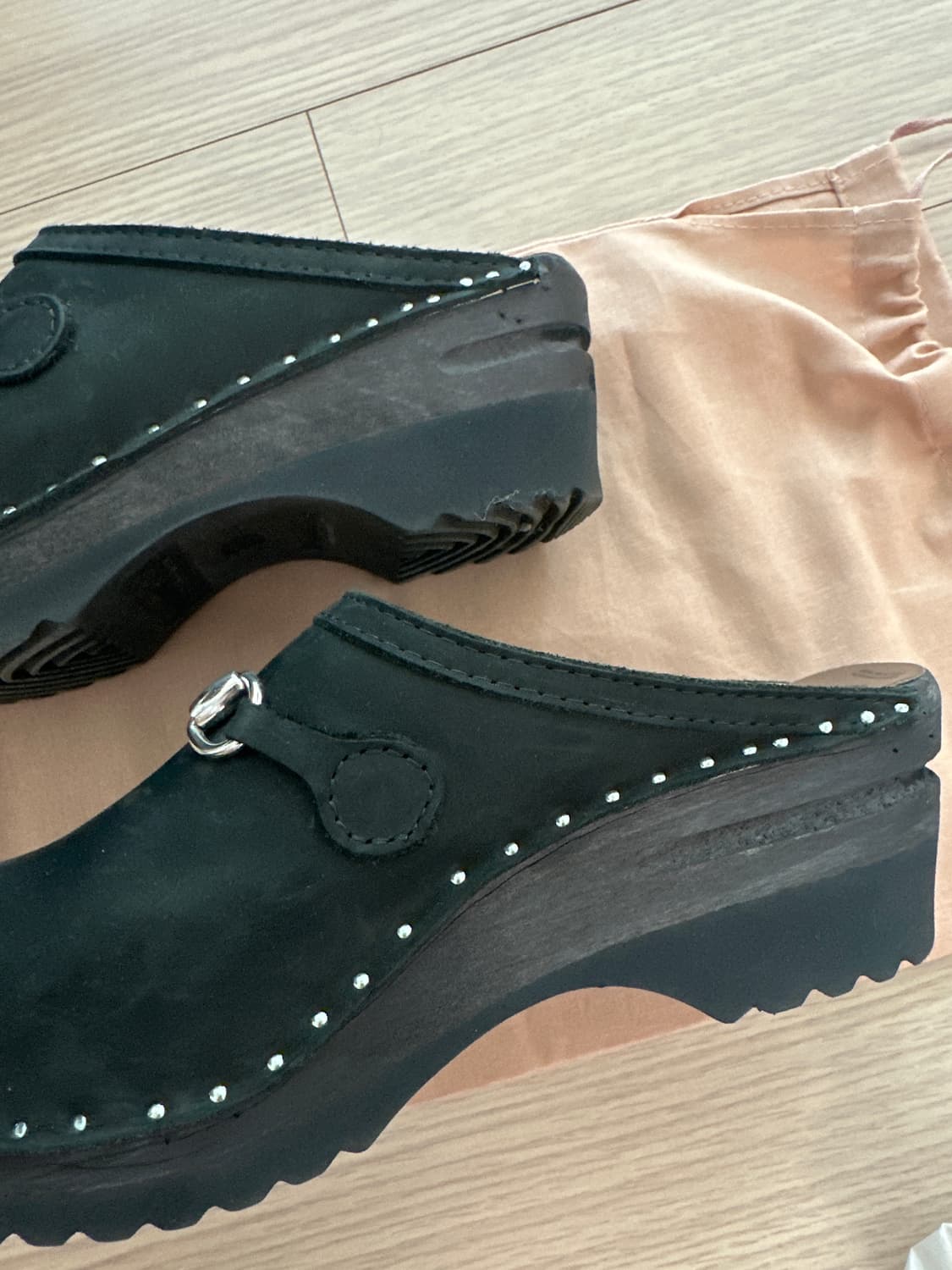 트로엔토프(Troentorp) 비트 클로그 블랙 스웨이드 상품이미지4