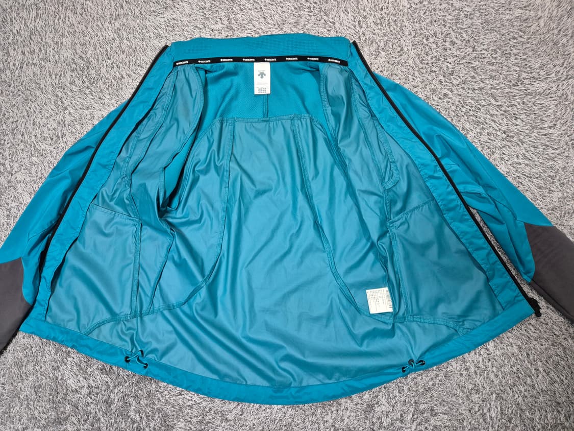 데상트 여성 러닝 하이브리드 바람막이 자켓 85 상품이미지6