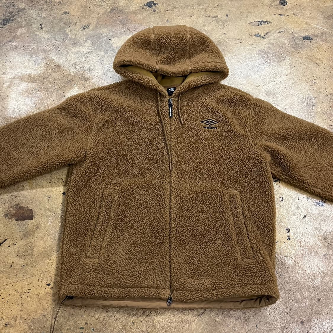 엄브로 브라운 후리스 100 상품이미지3