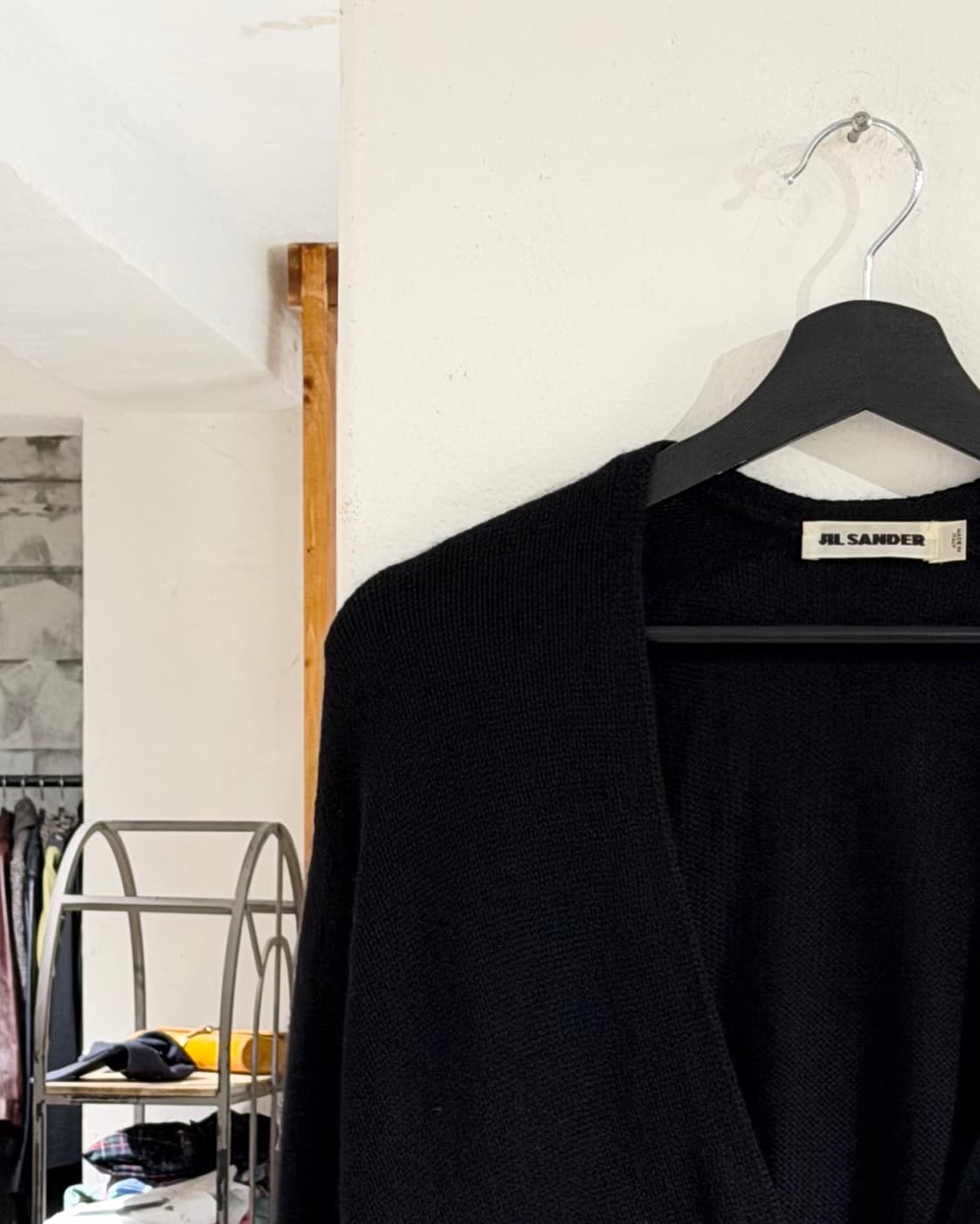 질샌더 블랙 딥 브이넥 캐시미어 니트 롱 슬리브 상품이미지2