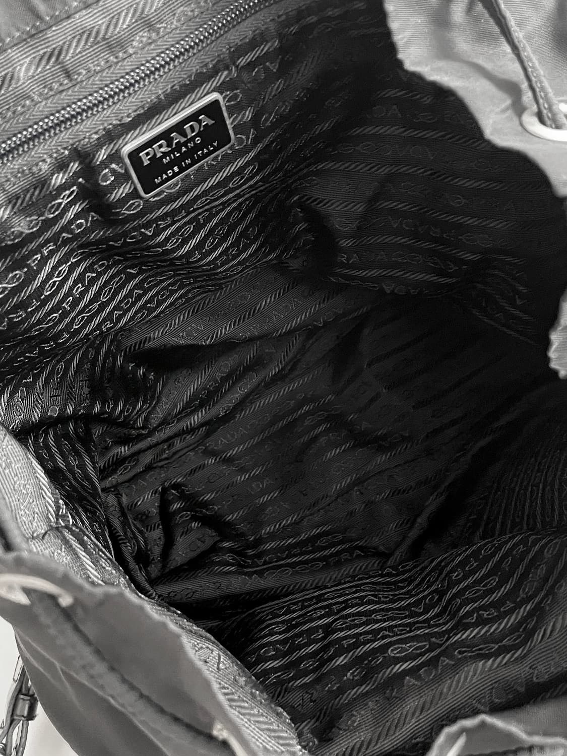 프라다 포코노 백팩 미듐 판매합니다. 상품이미지7