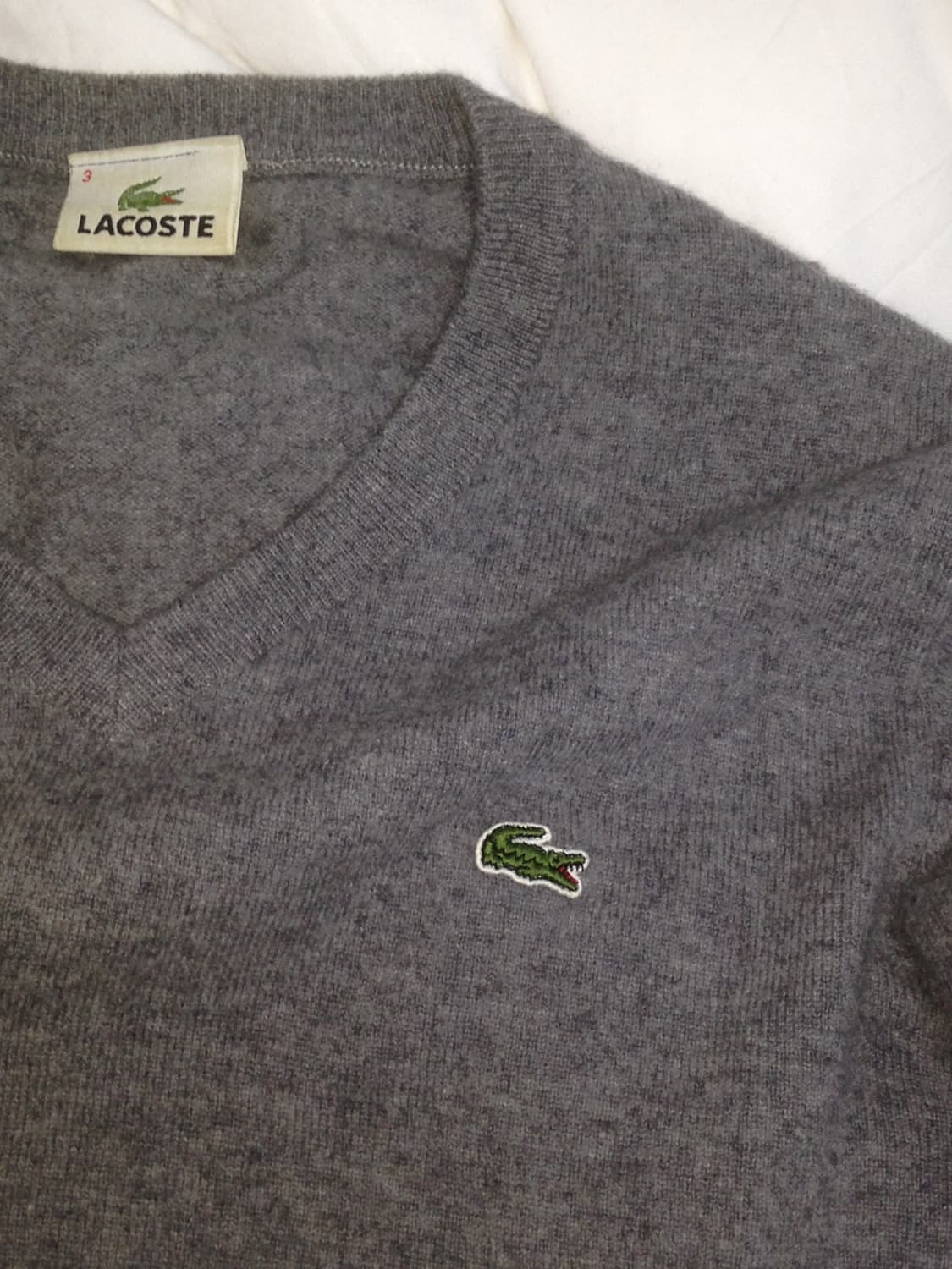 라코스테 브이넥 니트 그레이 상품이미지1
