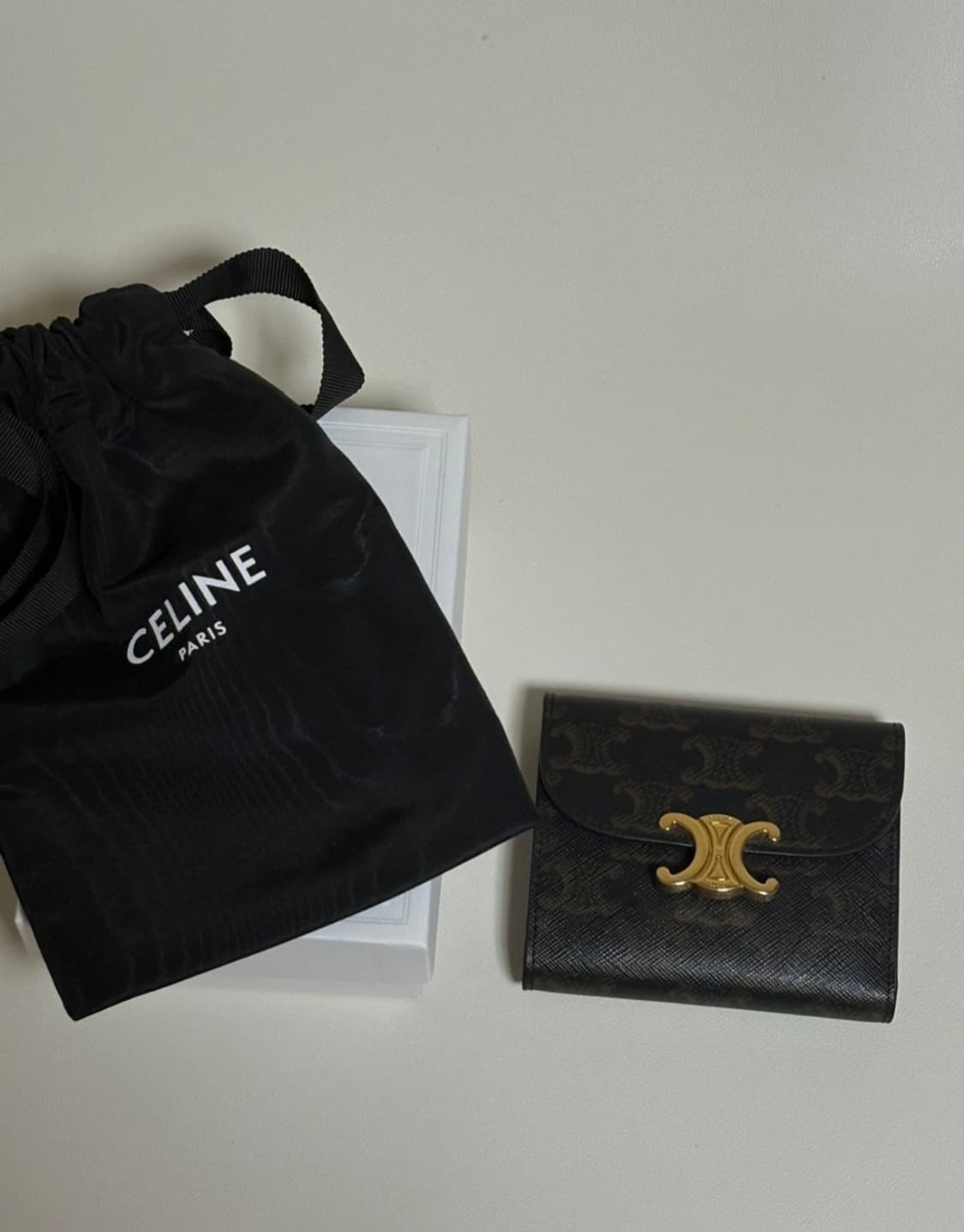 셀린느 트리오페 반지갑 상품이미지1