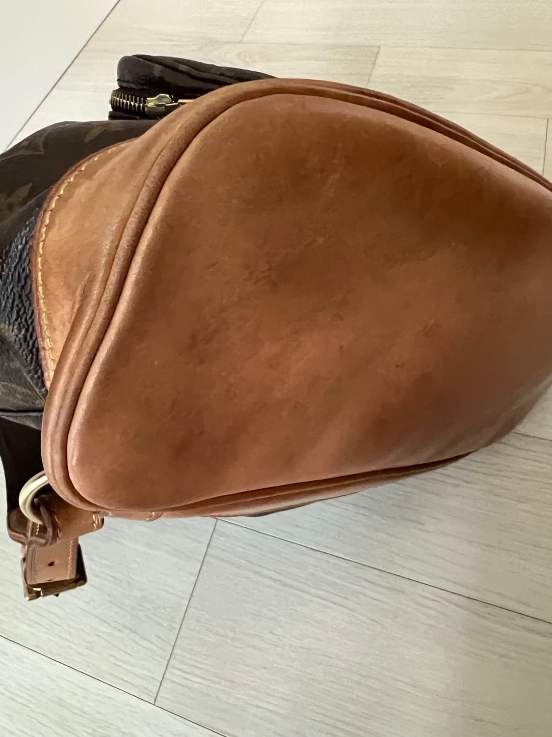 루이비통 몽수리 백팩 상품이미지6