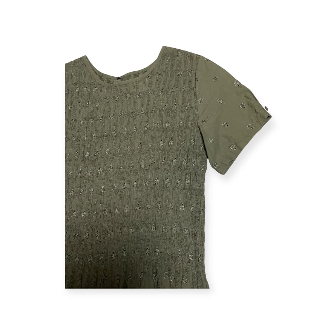 플라워 펀칭 스모크 원피스 상품이미지3