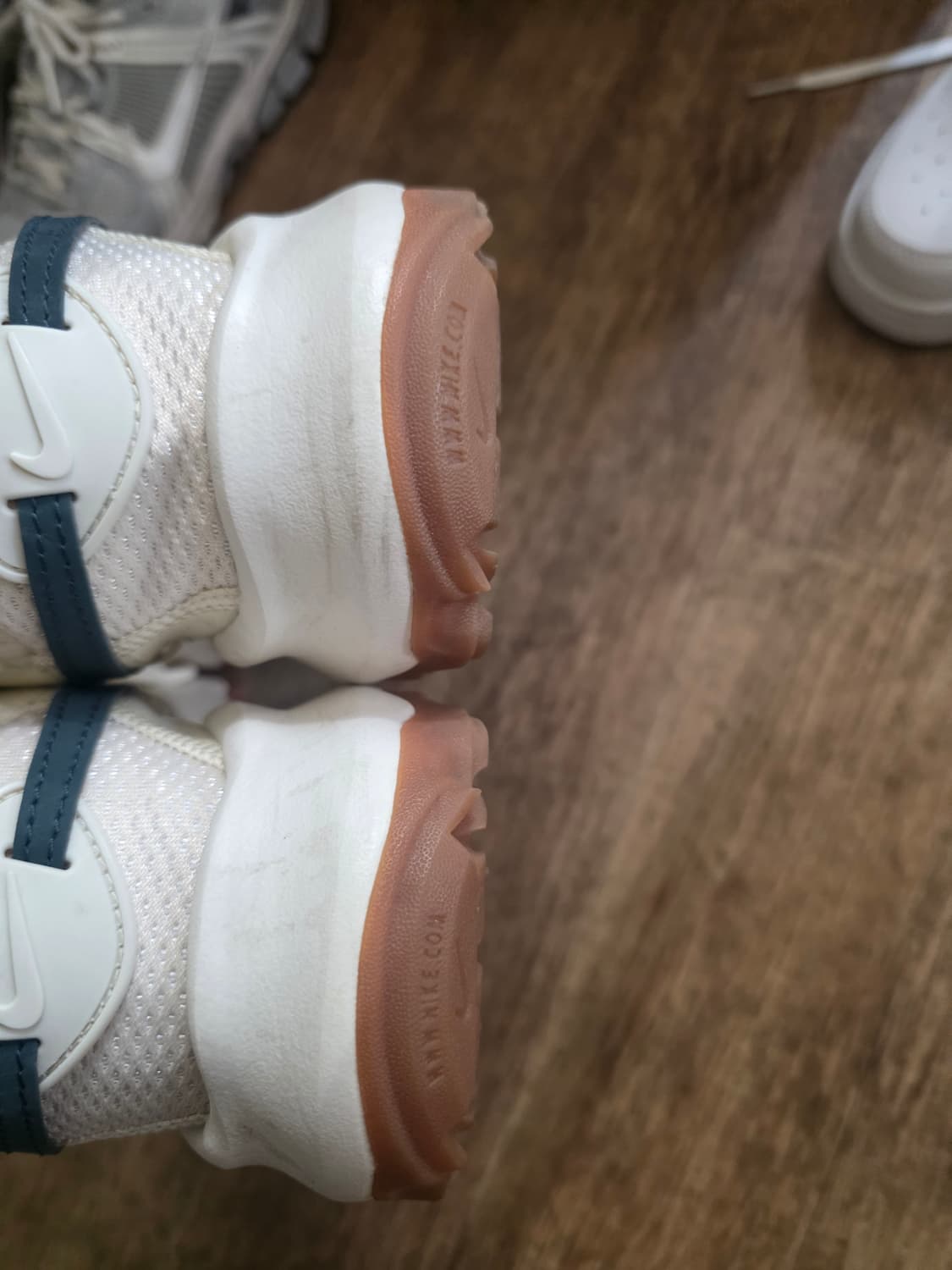 나이키 TC7900 써밋화이트 상품이미지2