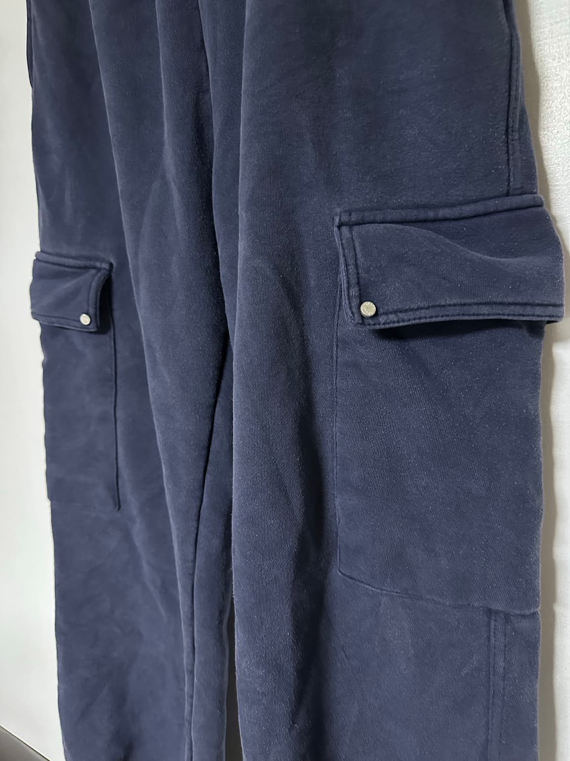 SUARE 네이비 색상의 카고 조거 팬츠 상품이미지2