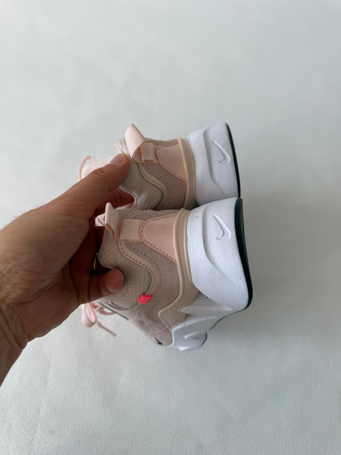 [235]나이키(NIKE) 라이즈 스니커즈 상품이미지7