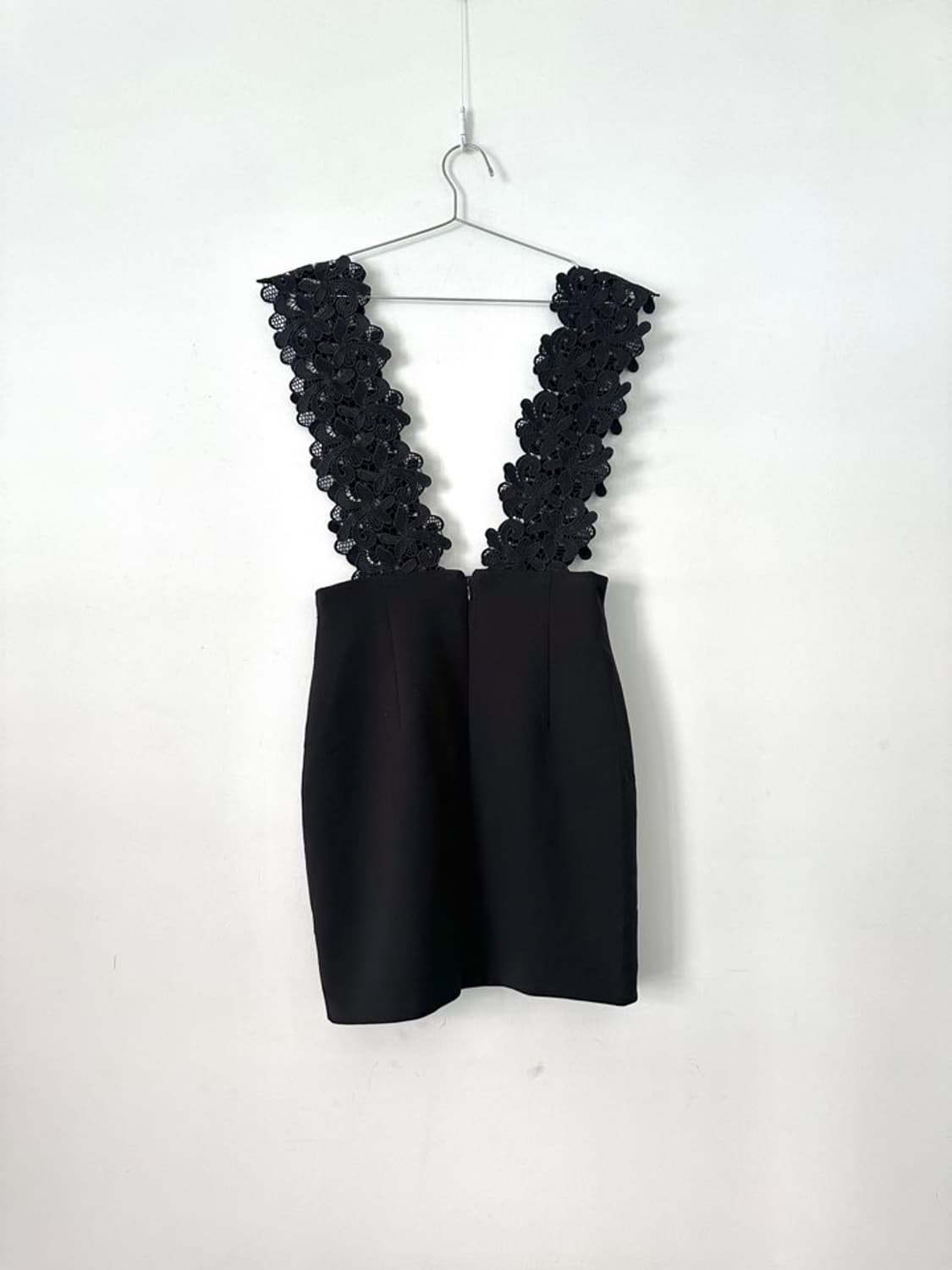 Shoulder embroidery bustier ops / black 상품이미지4