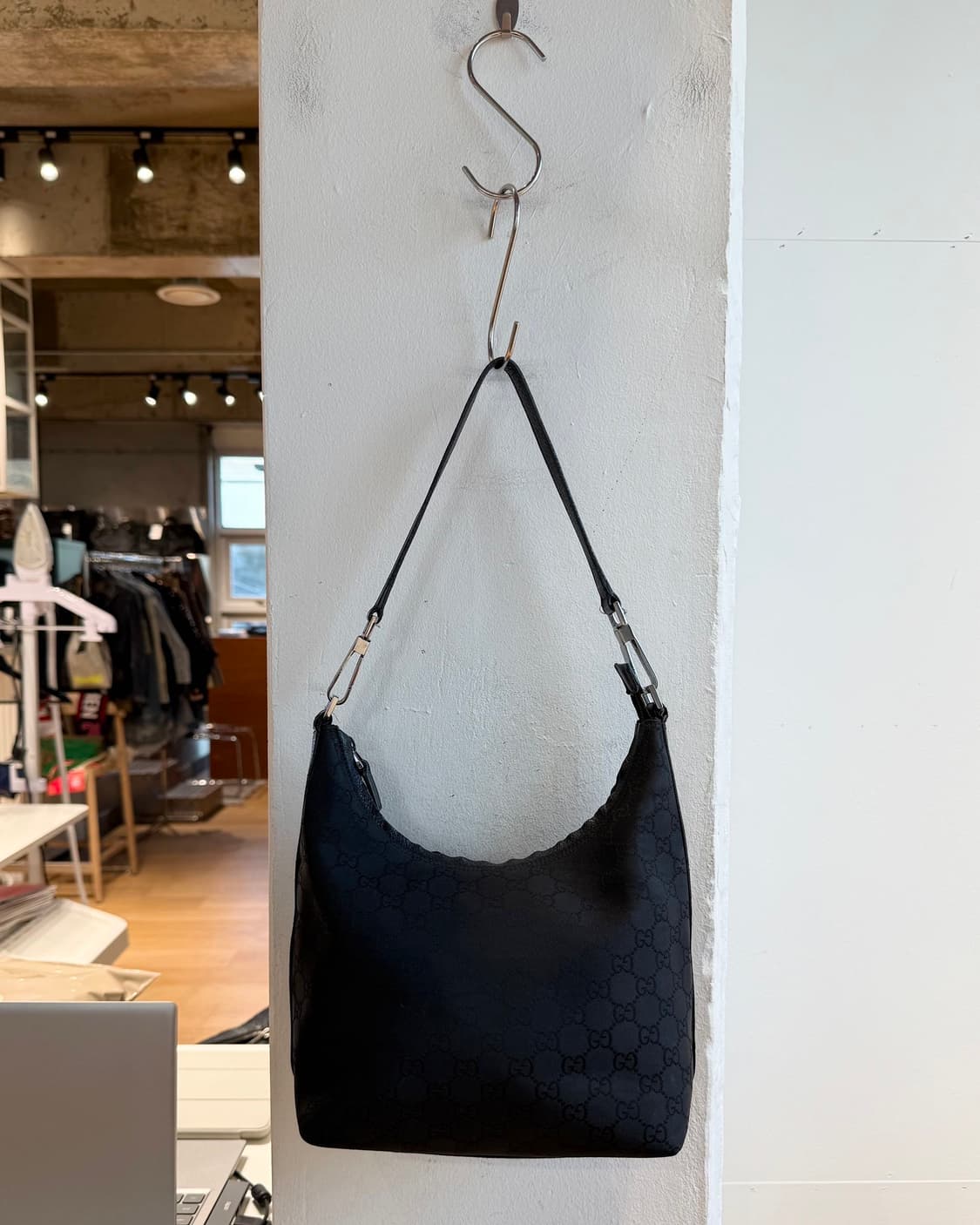 구찌 블랙 캔버스 호보 숄더백  상품이미지5