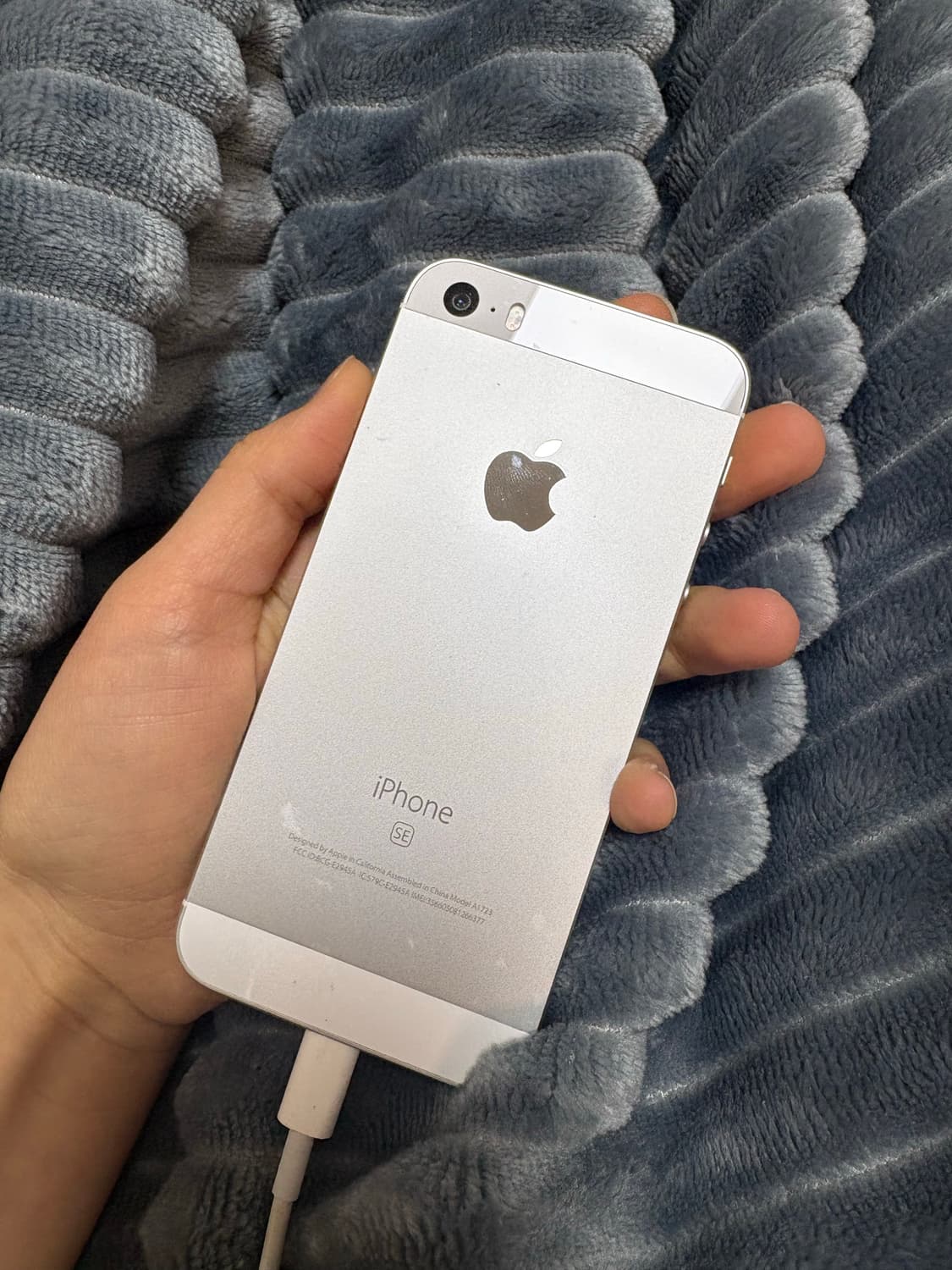 아이폰 se1 실버 배터리 효율100 판매‼️ 상품이미지1