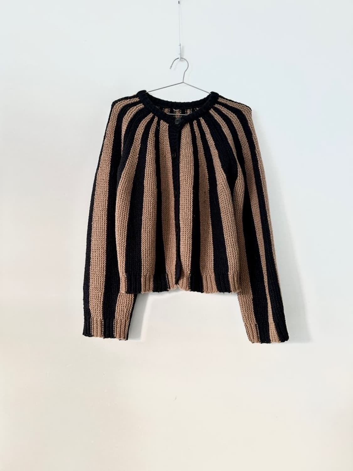 Stripe round cardigan / black & brown 상품이미지1