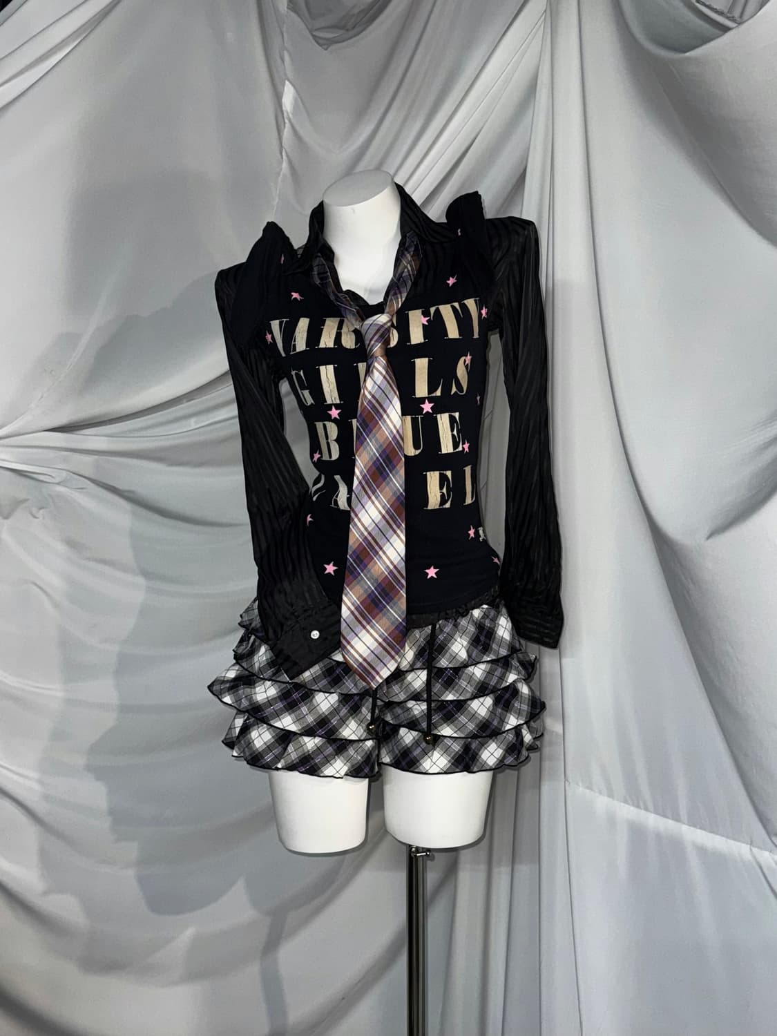 버버리 쇼콜라깔 무채색 키치 코디세트  상품이미지6