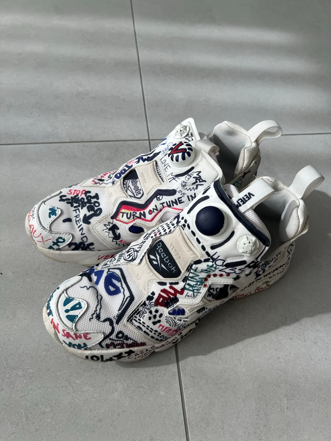 리복 x 베트멍 낙서퓨리 240 상품이미지2