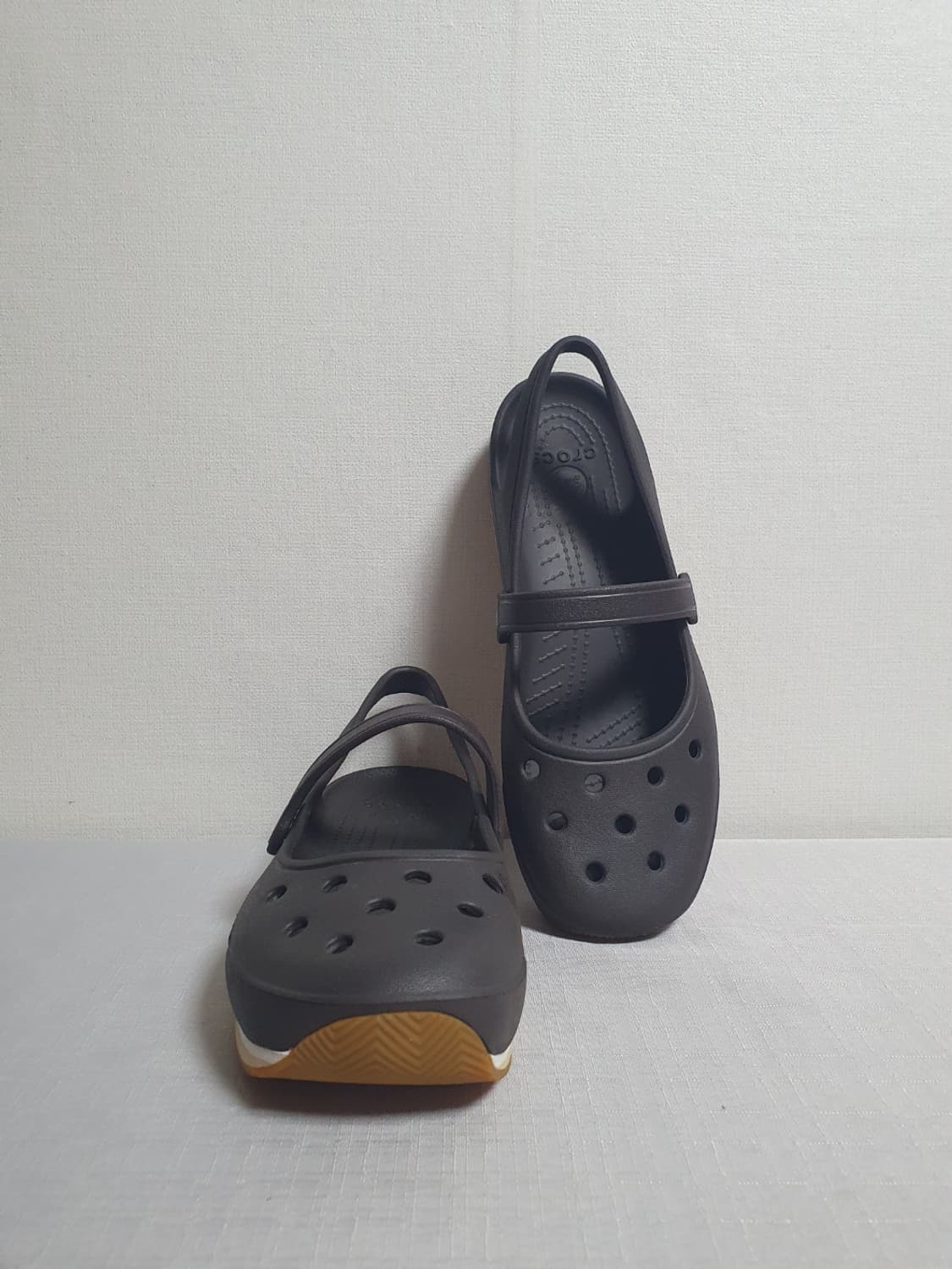 크록스 레트로 메리제인 샌들 에스프레소 W7 240mm 상품이미지1