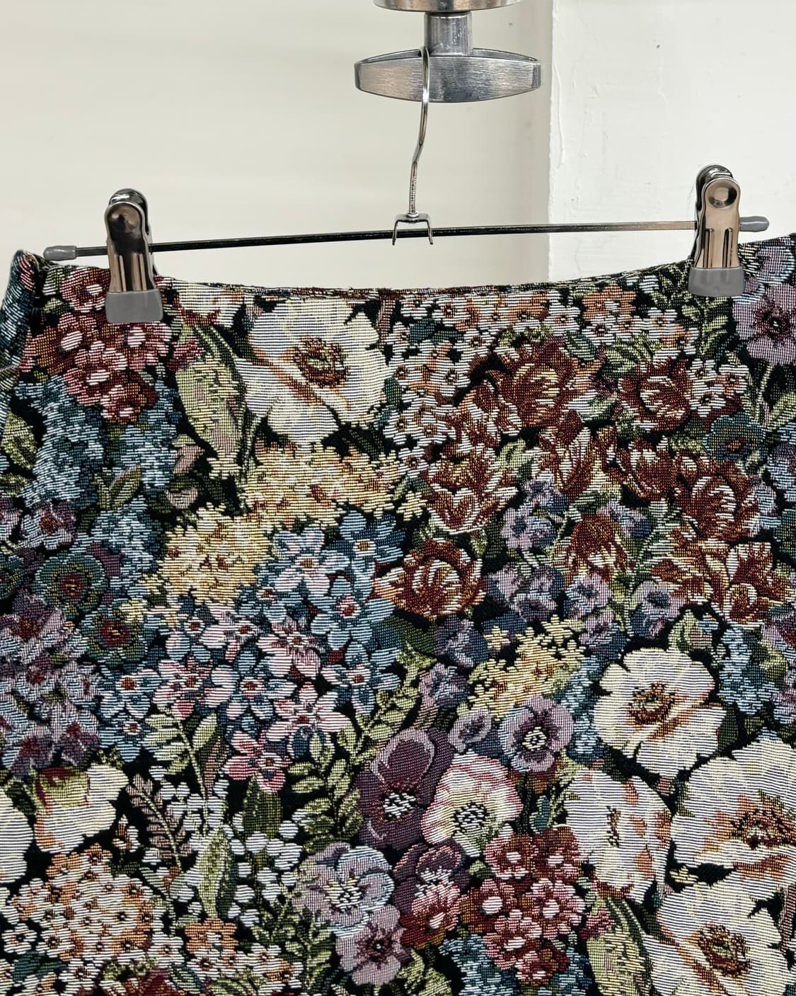 슈슈통 플라워 자카드 미디 스커트 상품이미지5