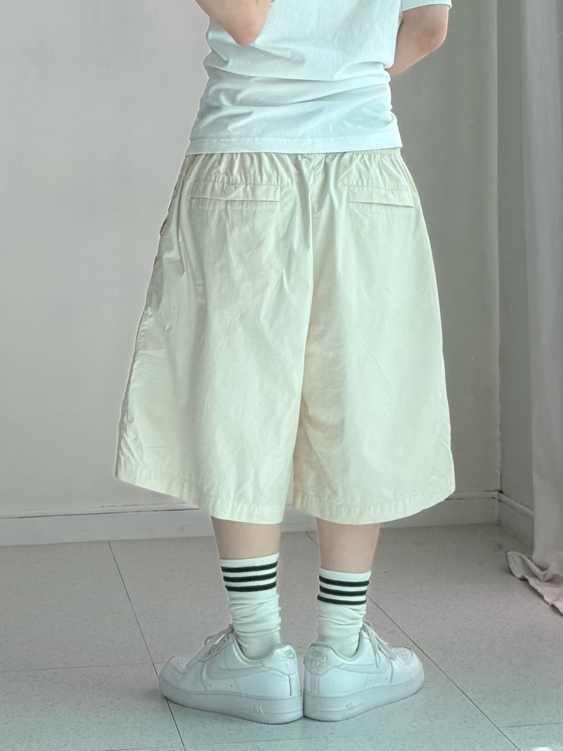 나이키 아이보리 반바지 상품이미지4