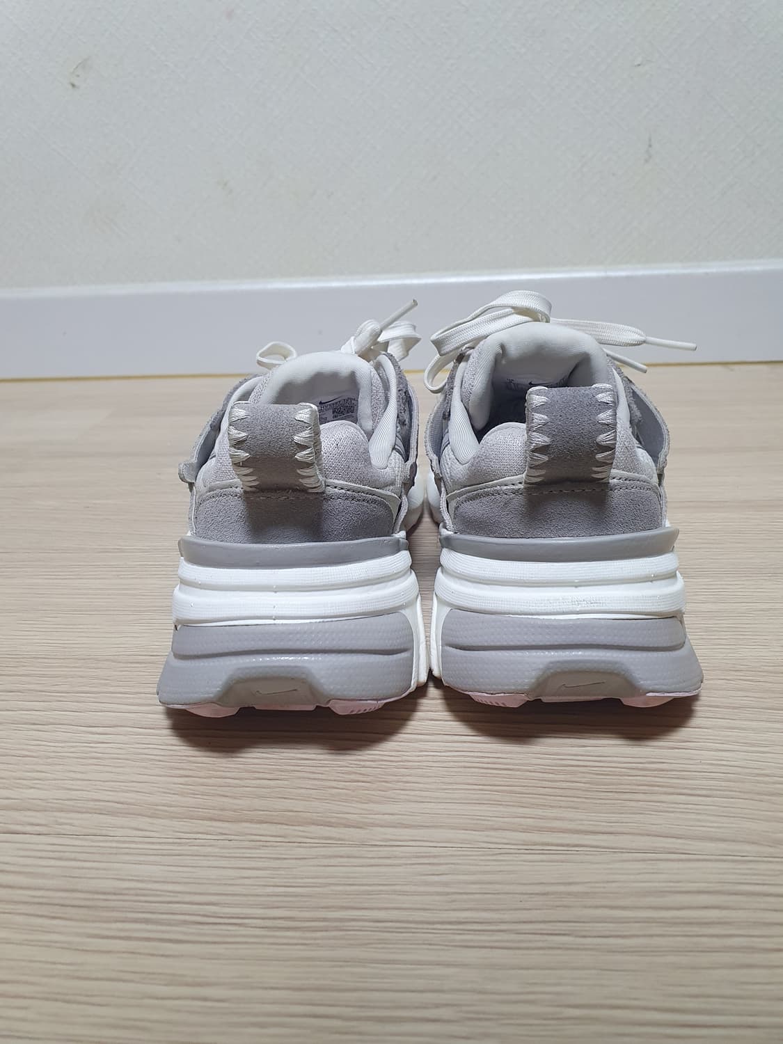 나이키 v2k 런 운동화 250 상품이미지5