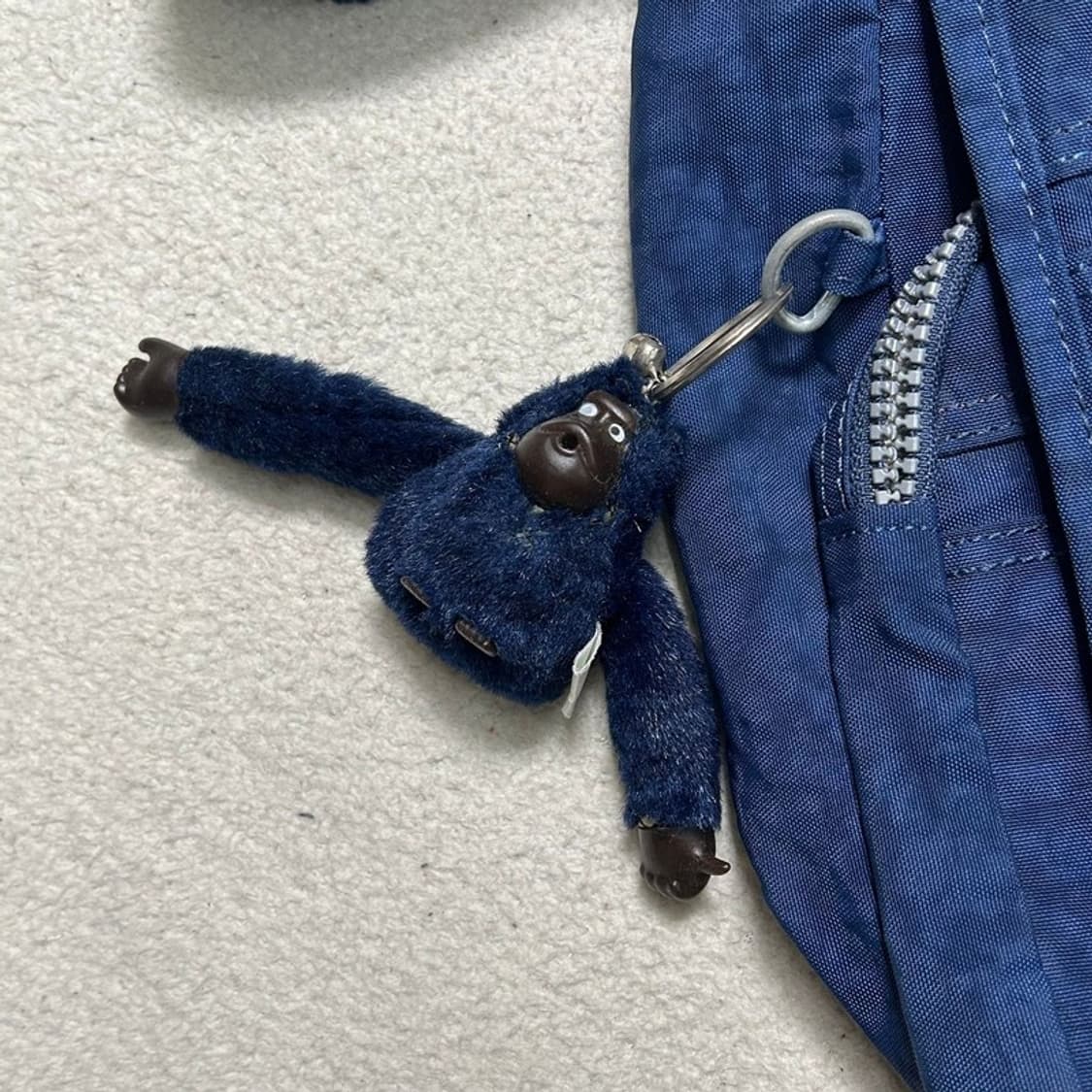 키플링 사비안 크로스백 네이비 상품이미지3