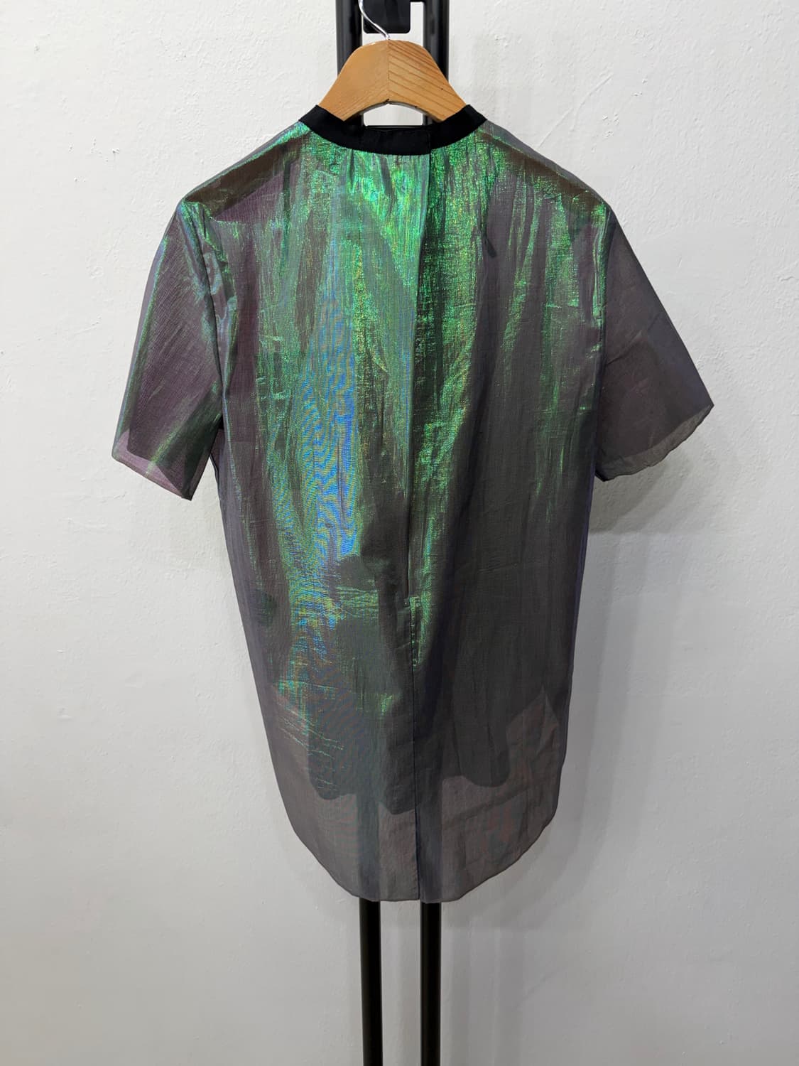 정품) COS 코스 여성 오간자 블랙 배색 반팔 셔츠 34 상품이미지4