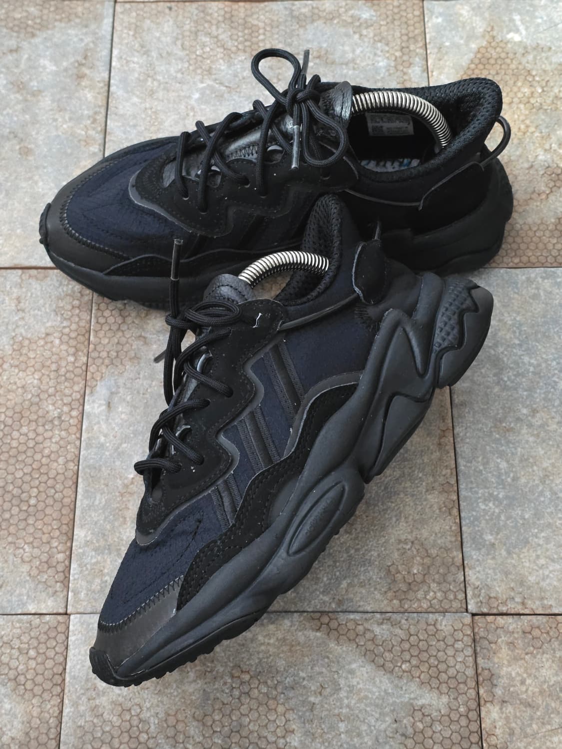 (225)아디다스 오즈위고 트리플 블랙  상품이미지3