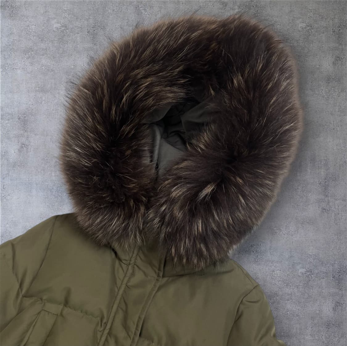 질스튜어트 JILLSTUART 카키 라쿤퍼 후드 롱패딩 85 상품이미지5