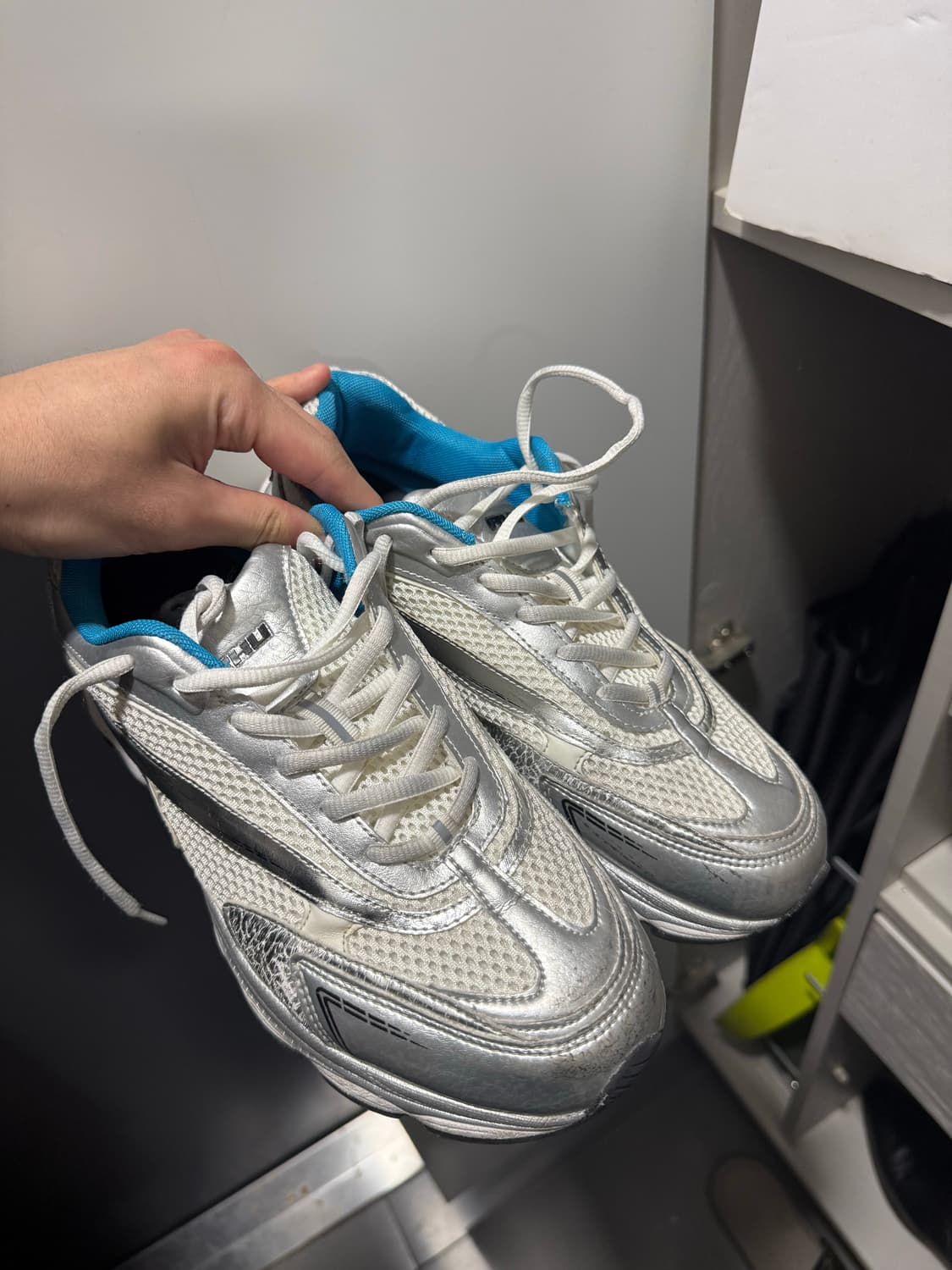 자라 루이지 콜라보 스니커즈 상품이미지1