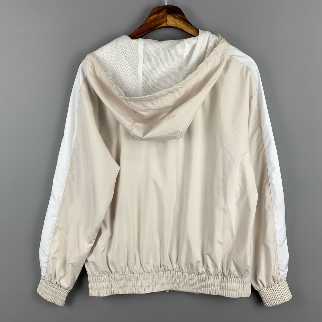 나이키 신형 아이보리 후드 바람막이 자켓 상품이미지3