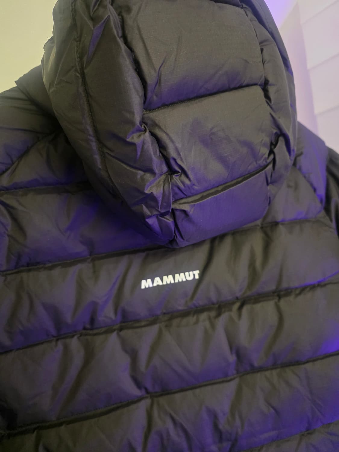 마무트 스위스 명품패딩 새상품 xl （블랙) 상품이미지5