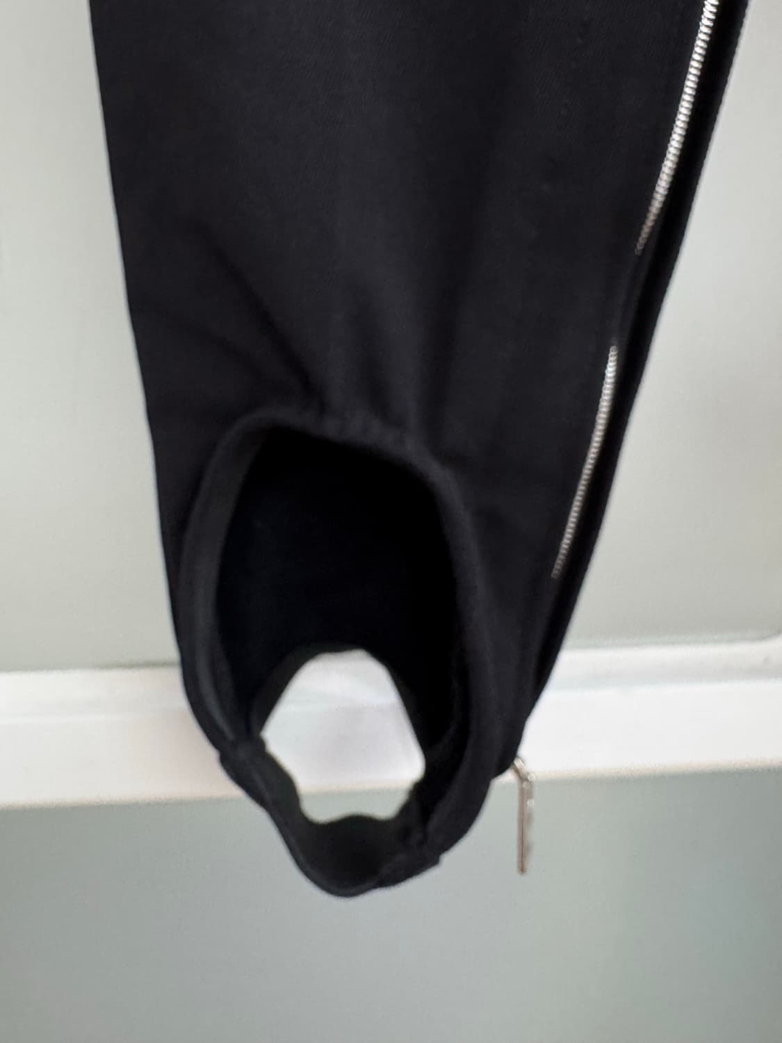 루이비통 블랙 밴딩 바지 사이즈 40 상품이미지4