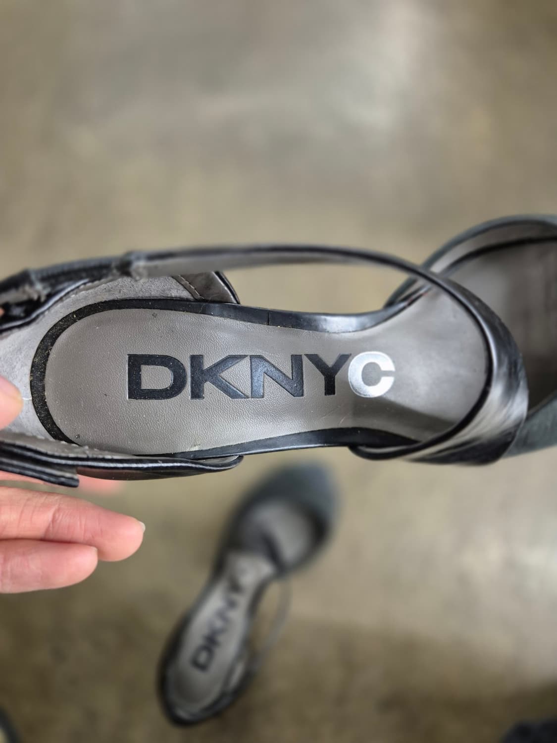 DKNY 블랙 힐 240 상품이미지8