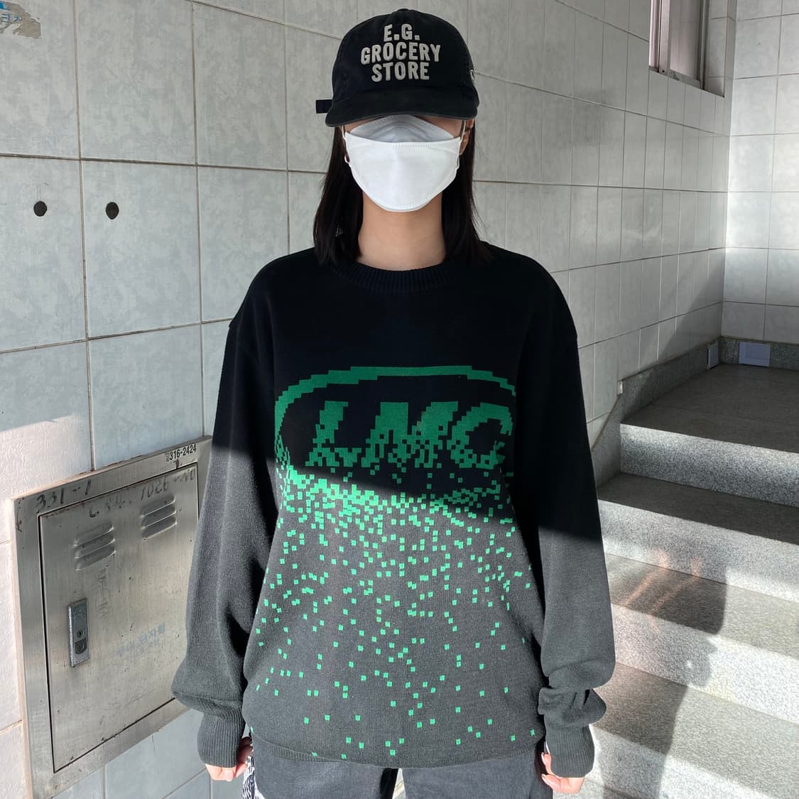 LMC PIXEL GLOBE KNIT SWEATER 상품이미지1