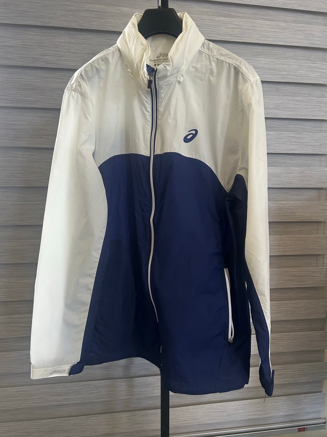 아식스 바람막이 자켓 XL 상품이미지1