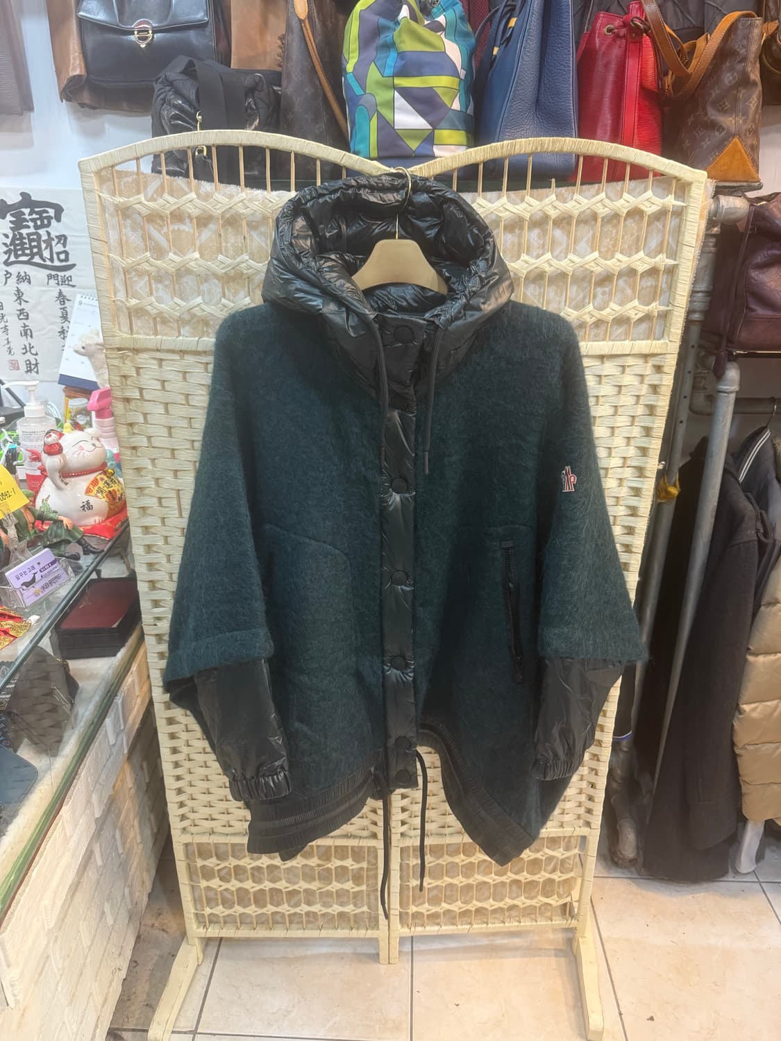 Free/23fw 정품 몽클레어 케이퍼 패딩 팝니다 상품이미지1