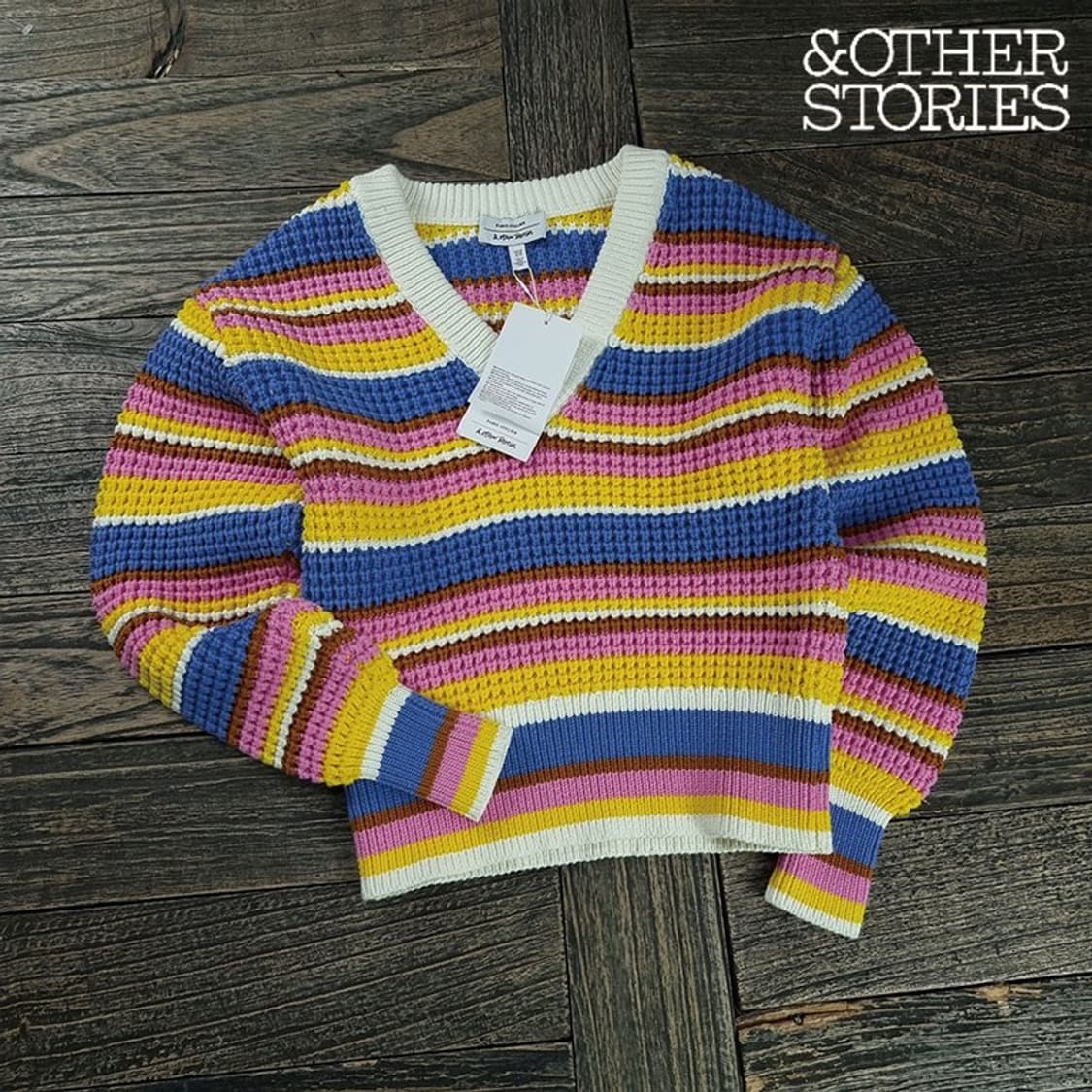 [앤아더스토리즈](새상품) 멀티 컬러 스트라이프 브이넥 니트 M19113 상품이미지1